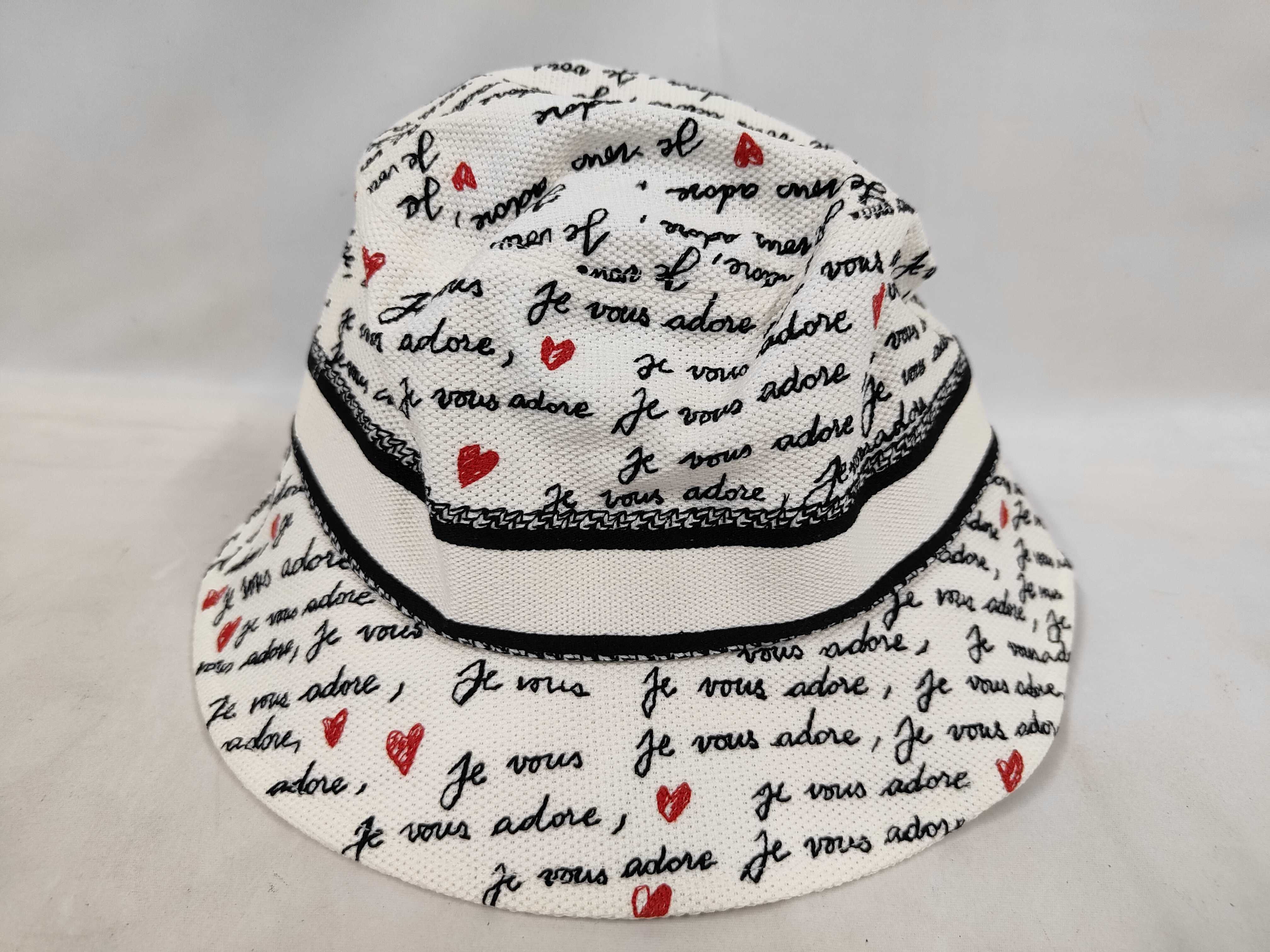 (unused) hat, letter, and other accessories. — view 3