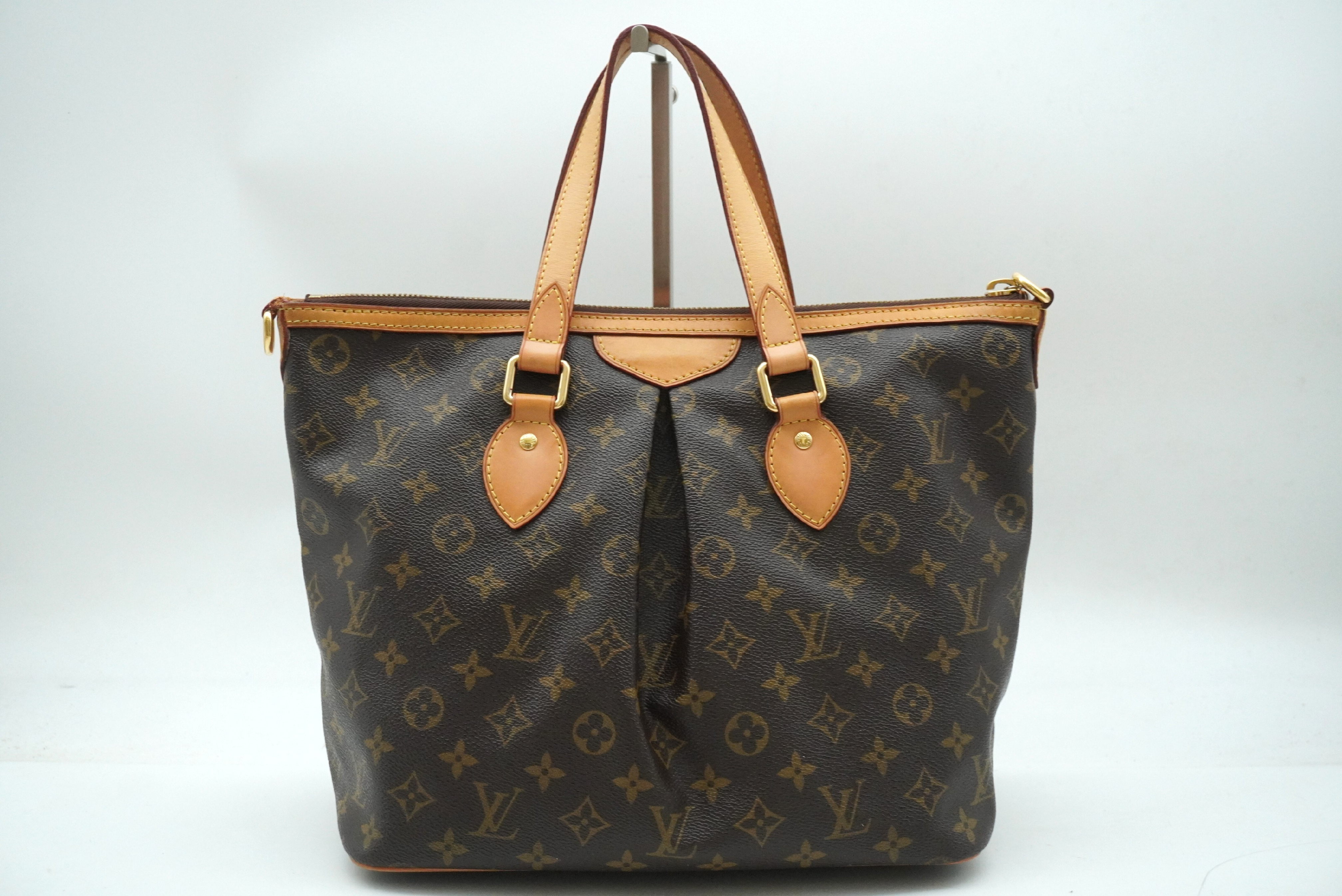 Monogram Palermo PM M40145 Shoulder Strap Handbag — view 2
