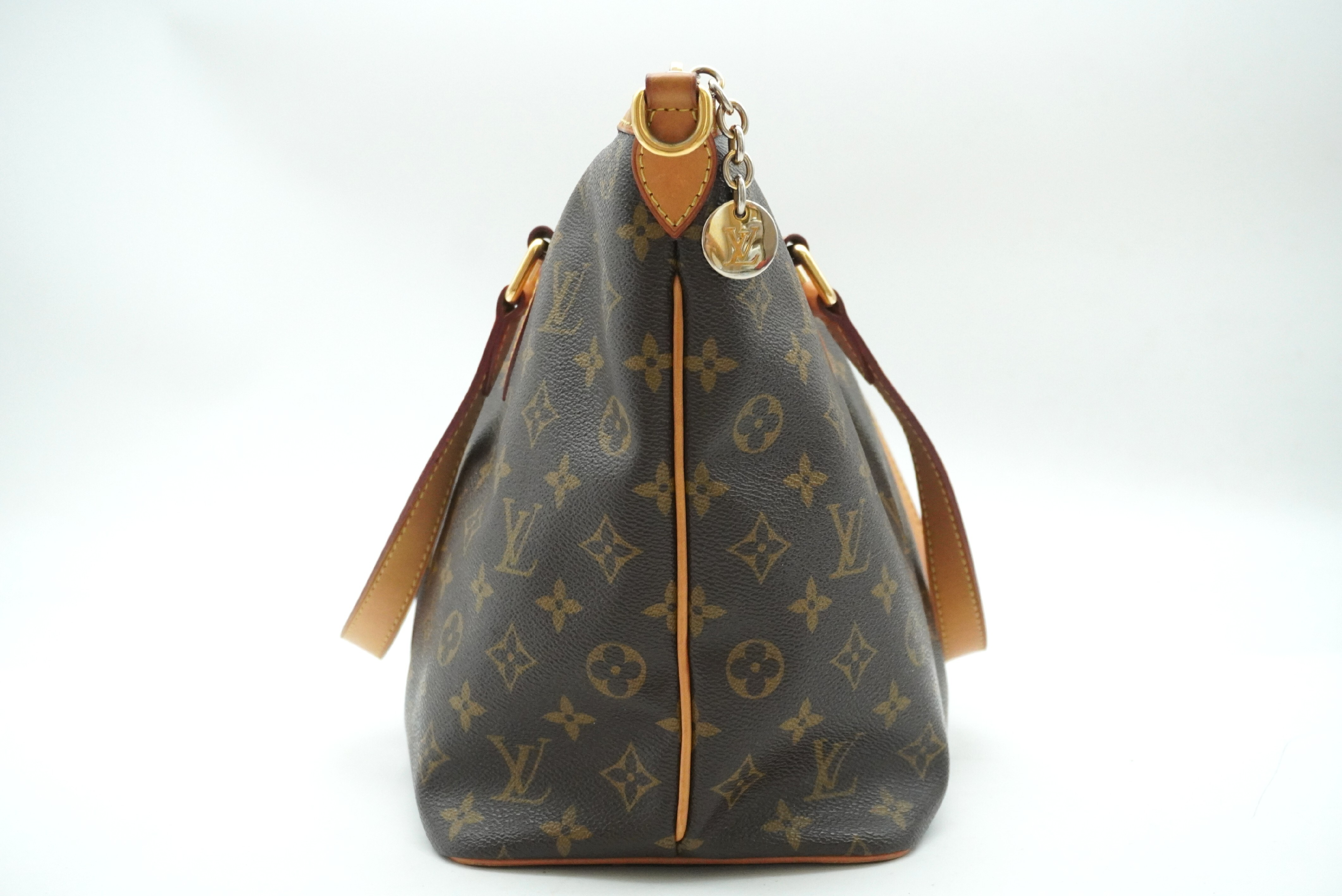 Monogram Palermo PM M40145 Shoulder Strap Handbag — view 3