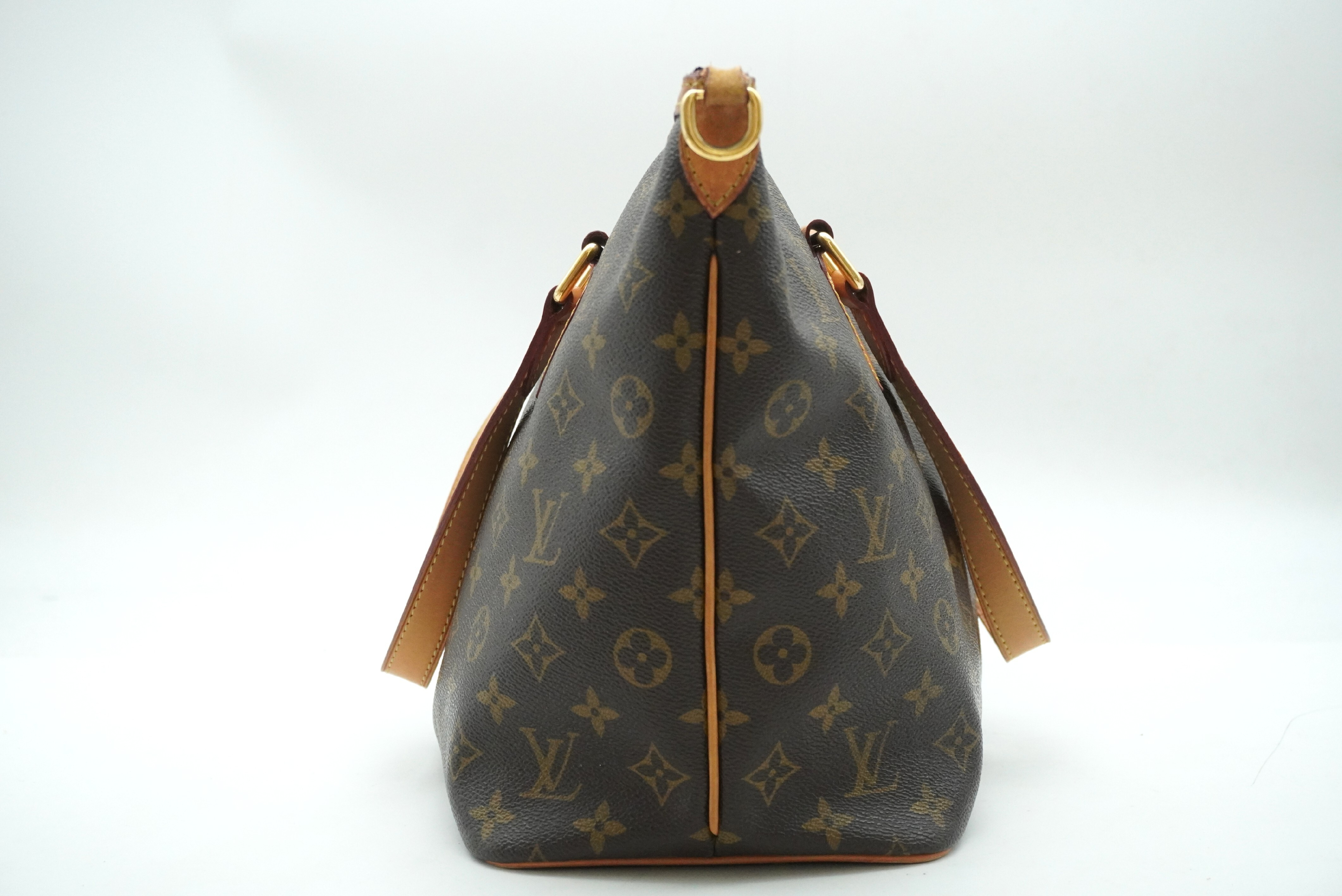Monogram Palermo PM M40145 Shoulder Strap Handbag — view 4