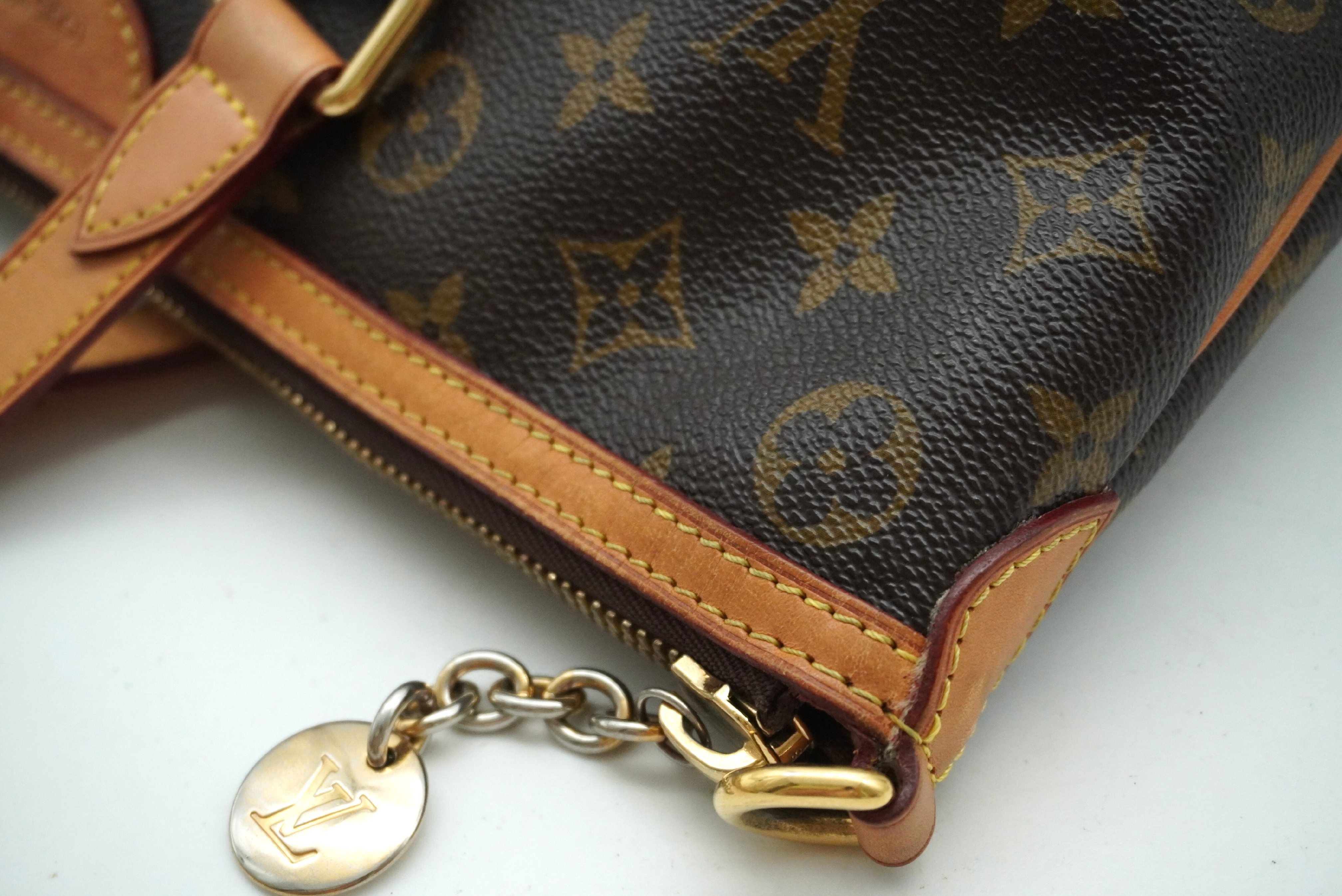 Monogram Palermo PM M40145 Shoulder Strap Handbag — view 7