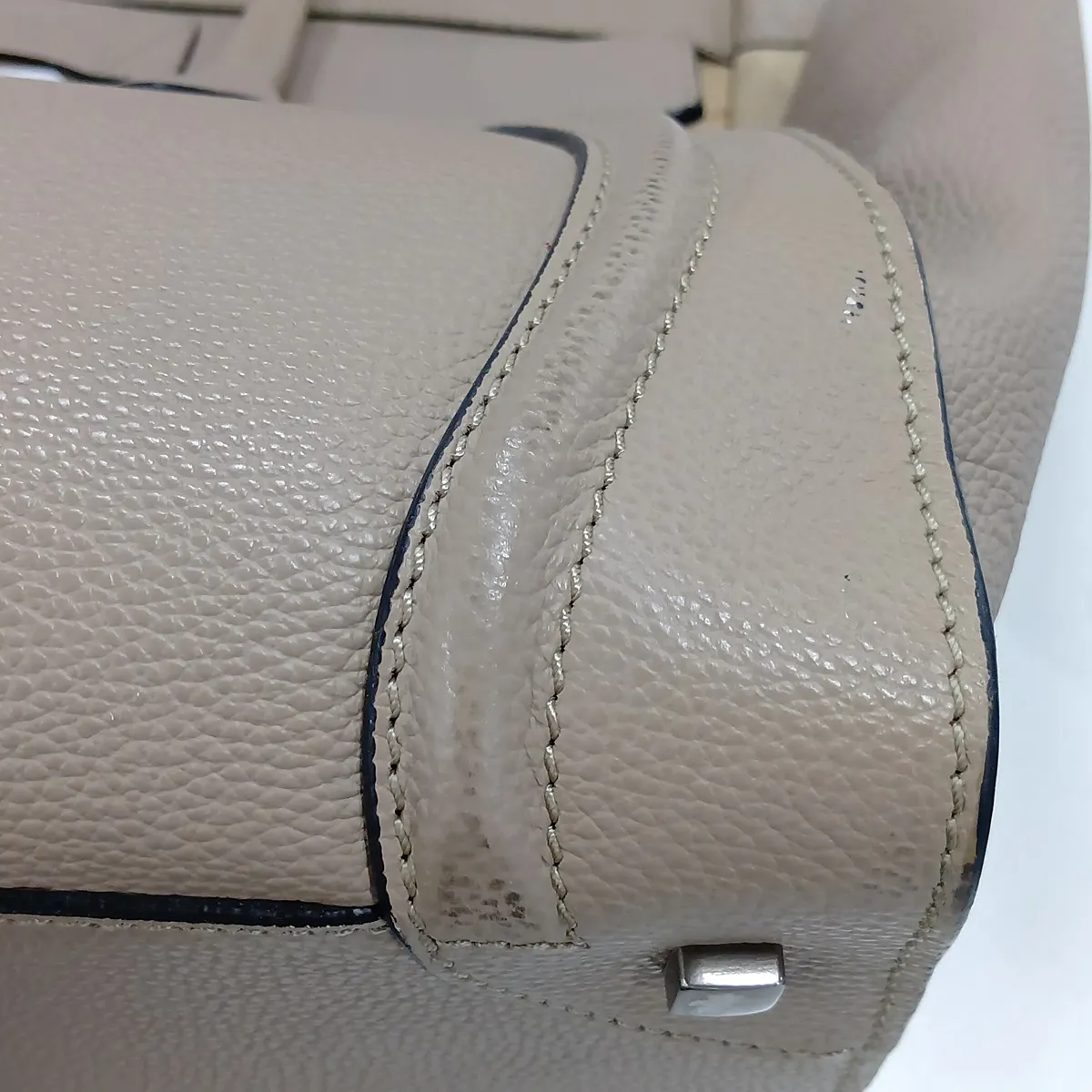 Luggage Medium Shopper Leather Handbag, Beige — view 11