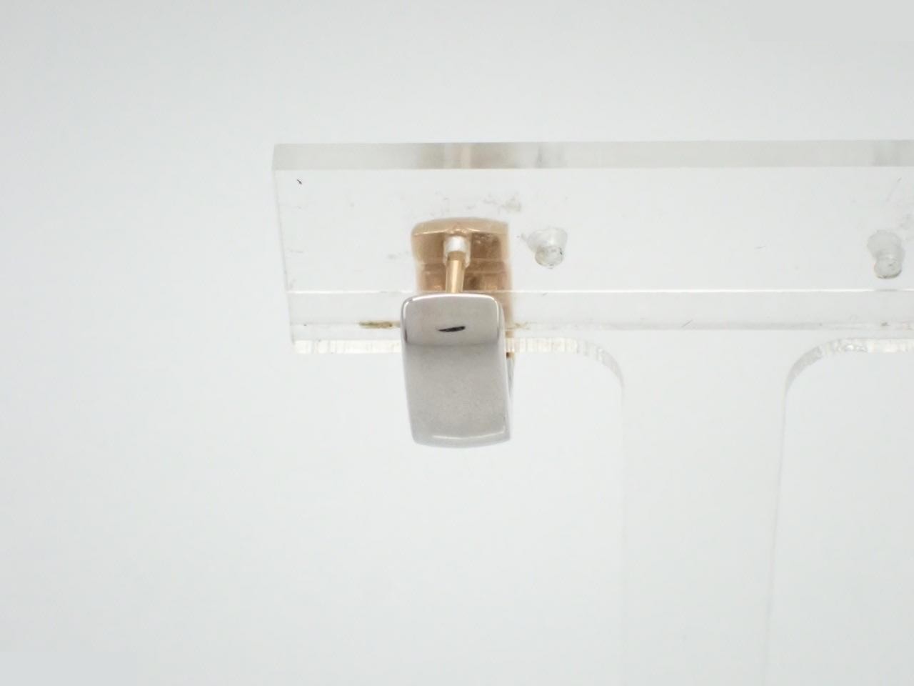 One earring (single earring only) — view 2