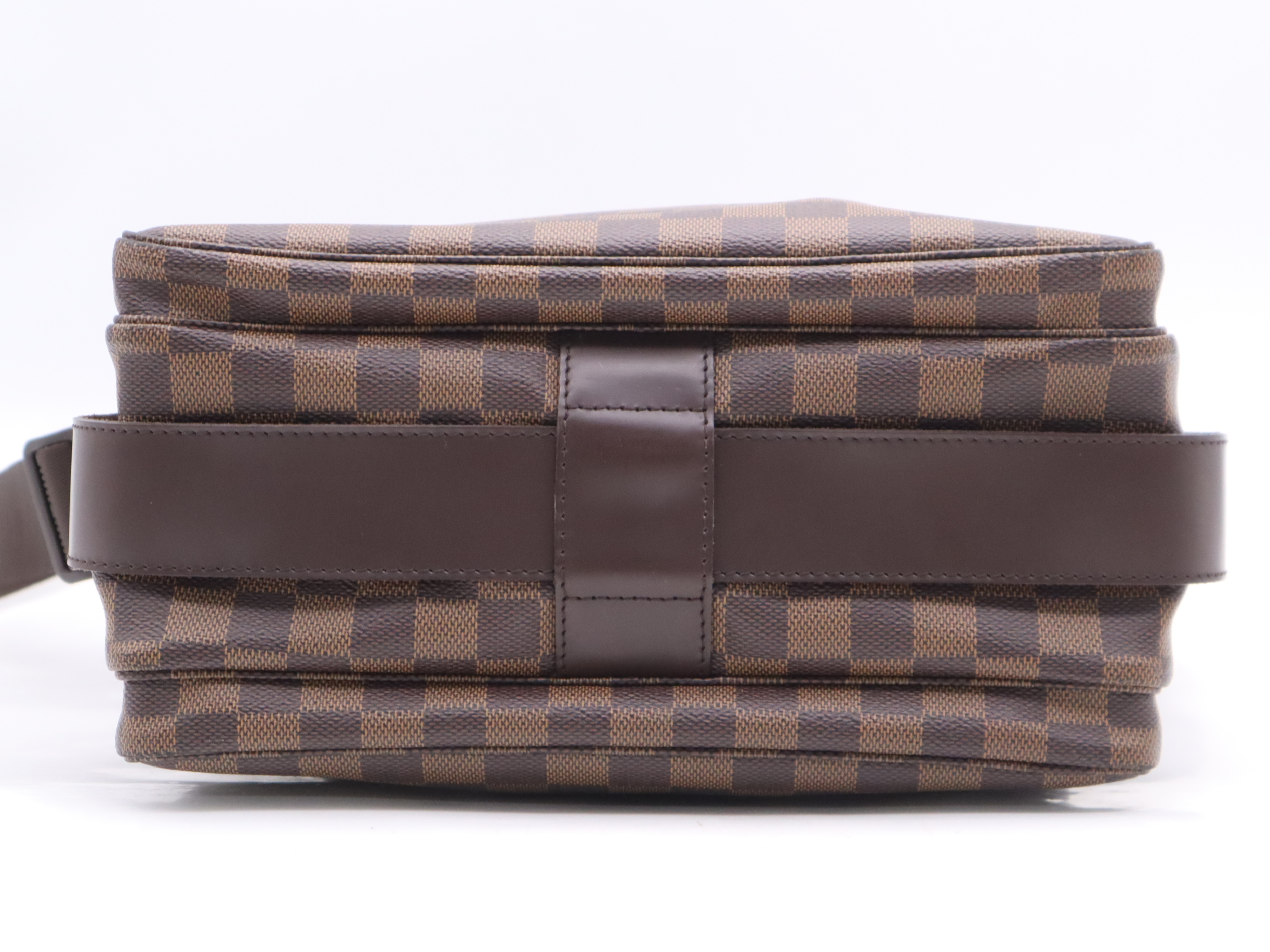 N45255 Damier Naviglio Shoulder Bag — view 4