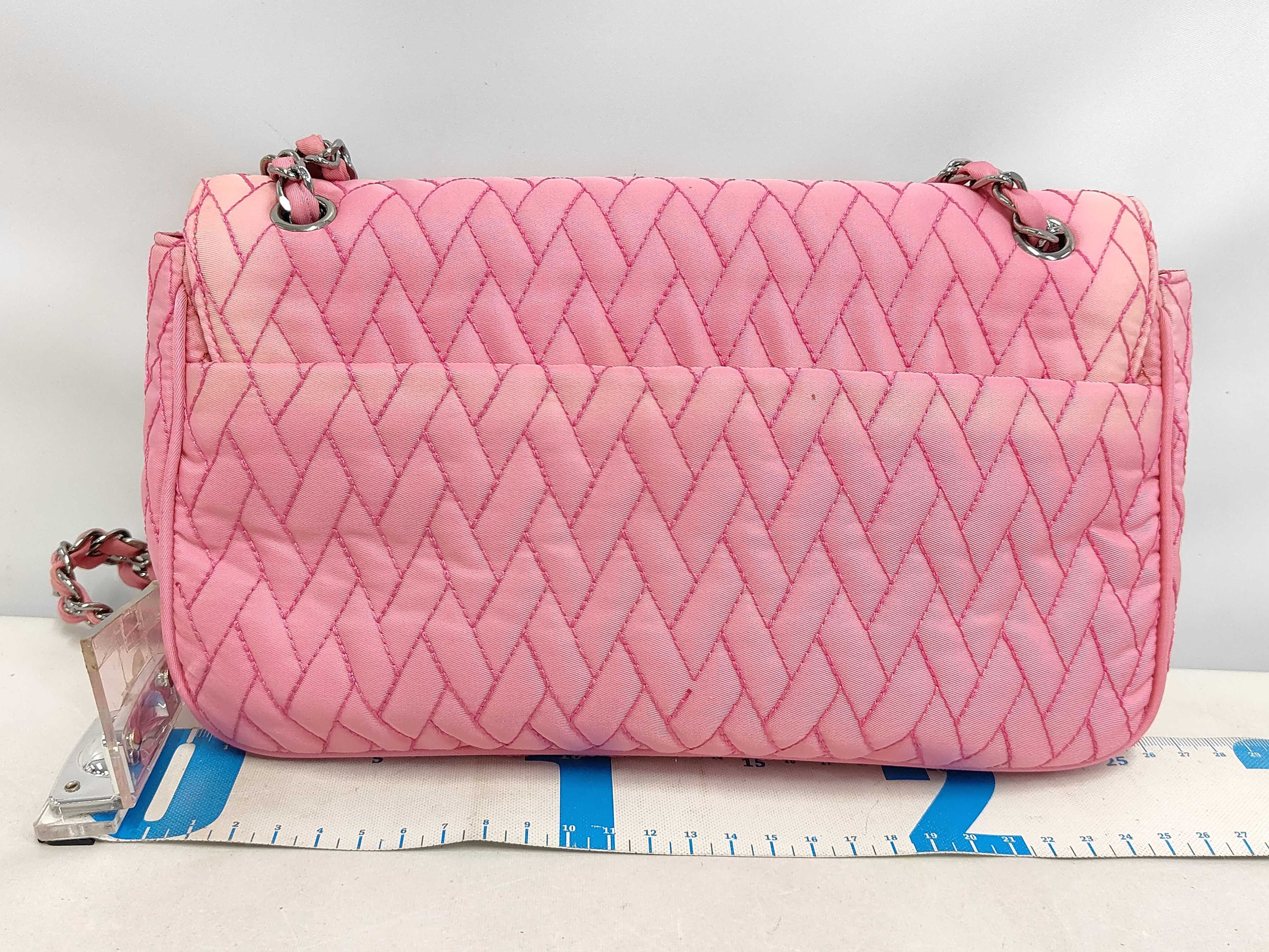 chain shoulder bag, quilted, pink. — view 2