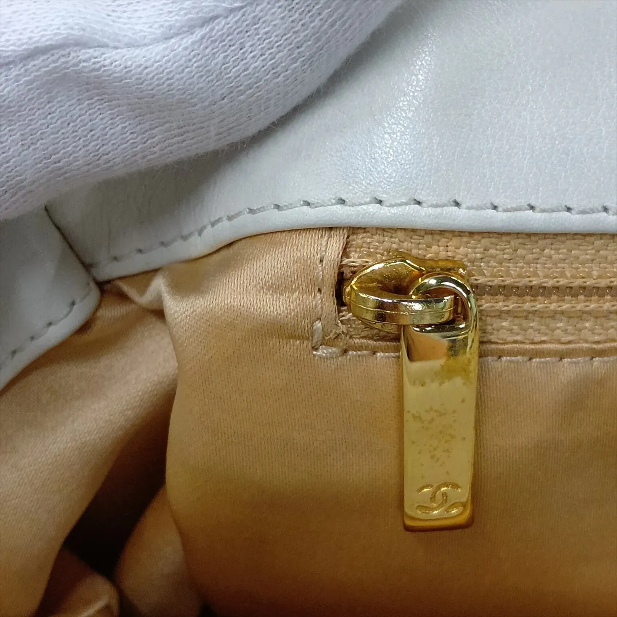 Coco Mark Lambskin Chain Shoulder Bag, White with Gold Hardware — view 14
