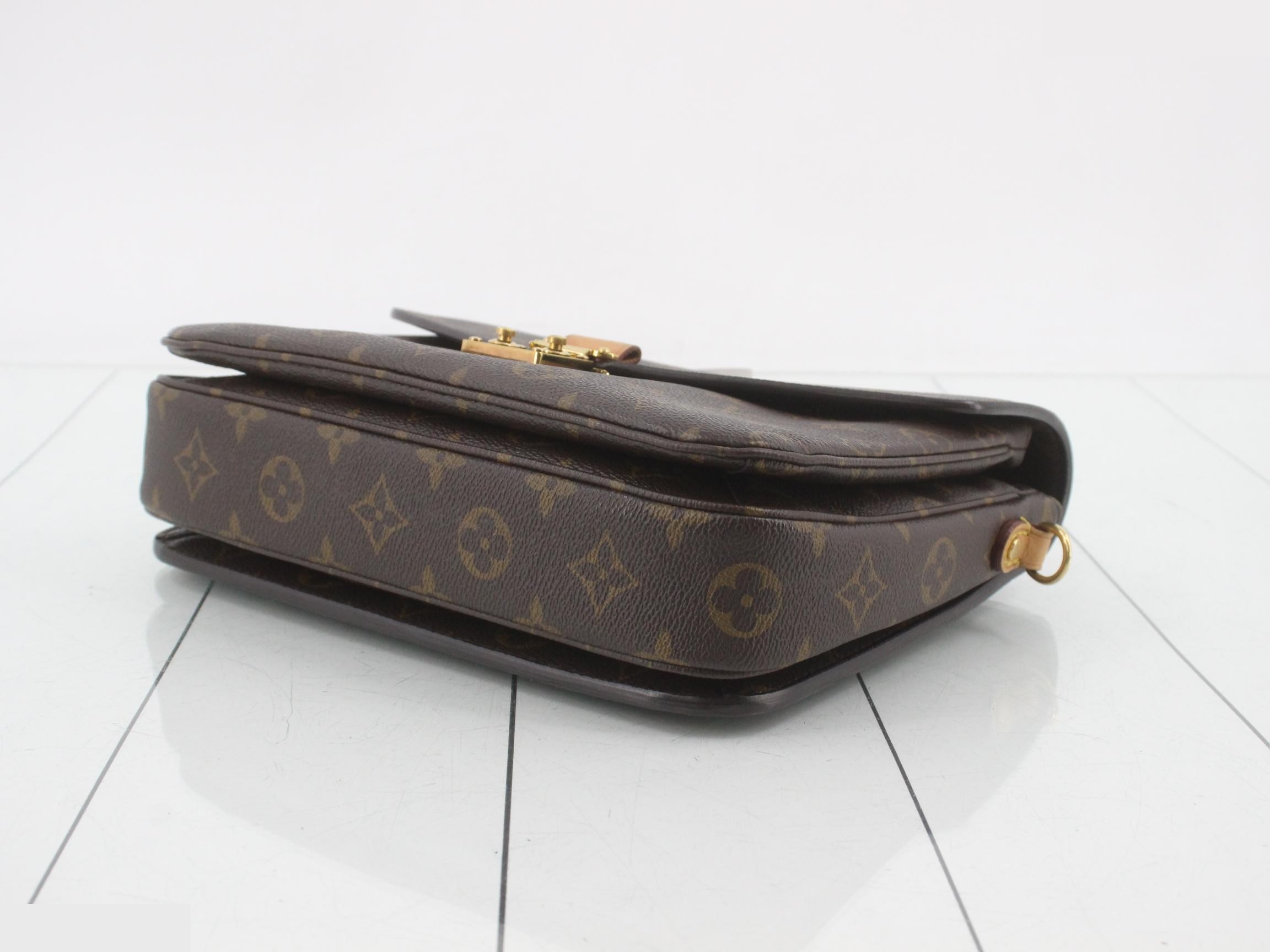 Monogram Pochette Métis MM 2-Way Shoulder/Handbag — view 6