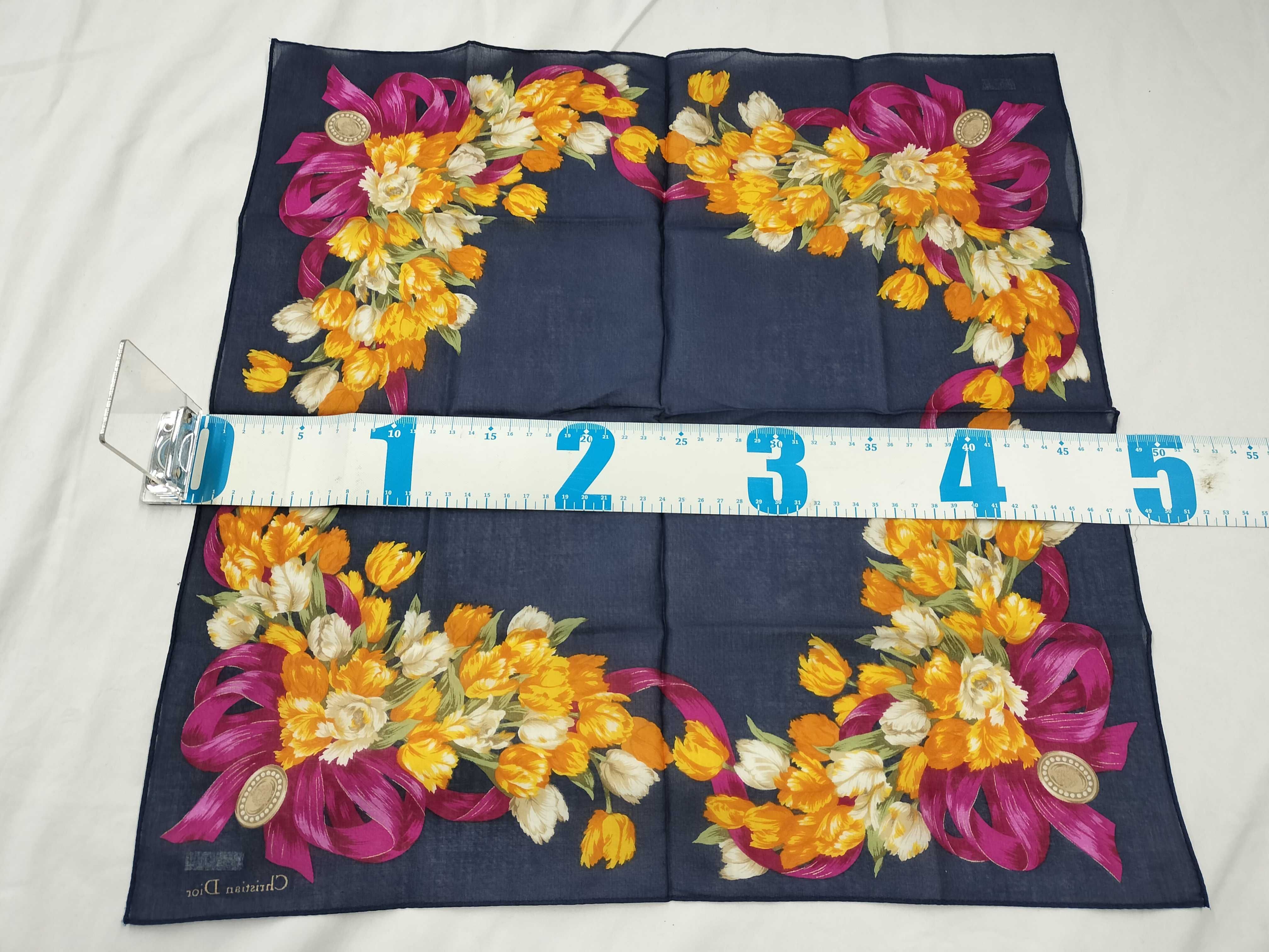 handkerchief scarf with sticker, tulip, ribbon, emblem, and other accessories. — view 2