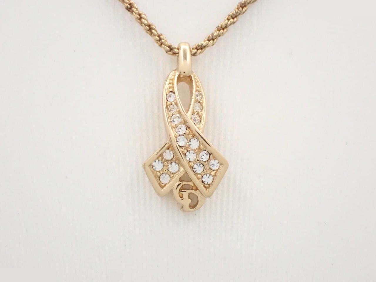 Necklace, chain approximately 44cm