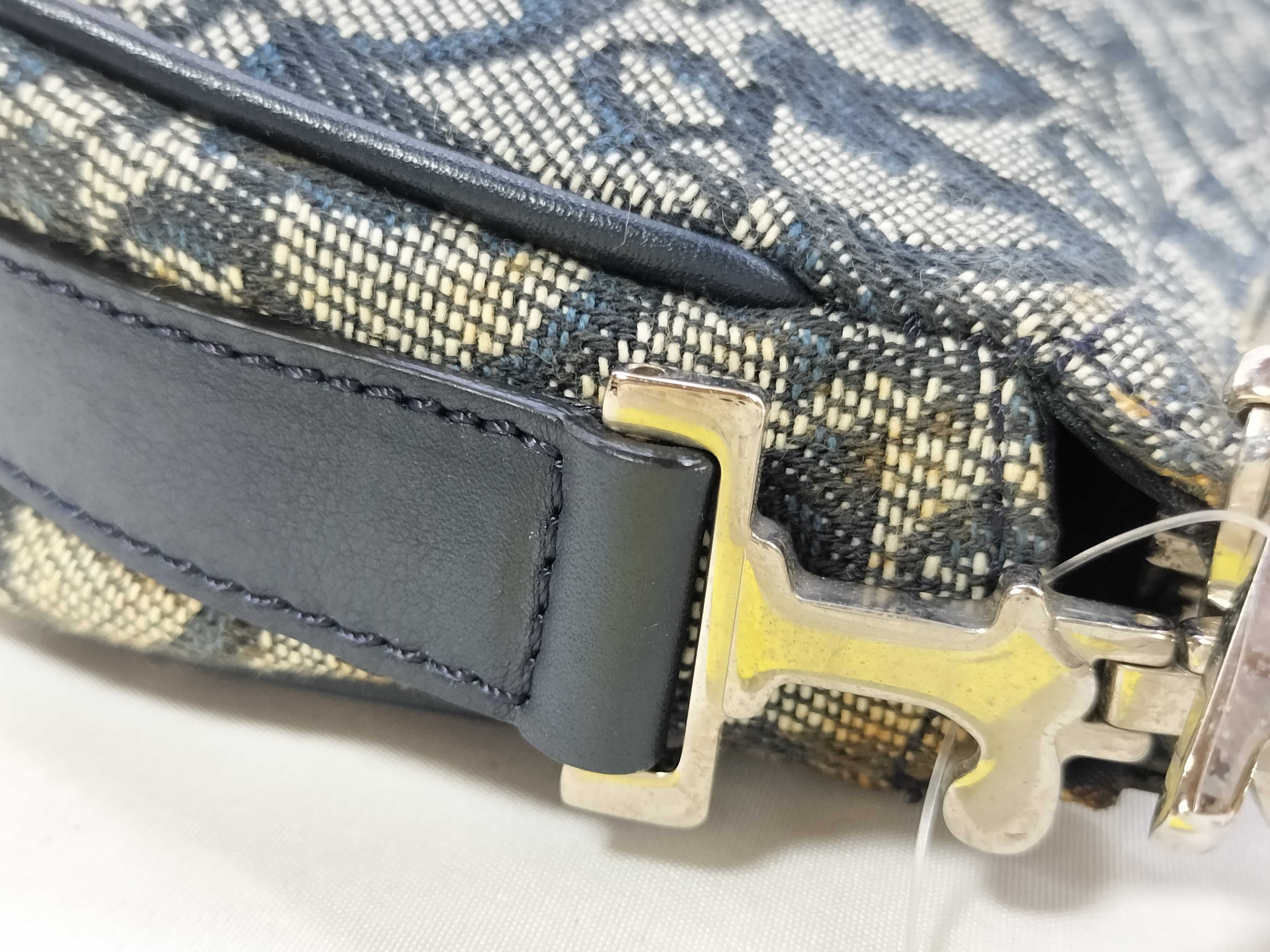 Trotter Logo Chain One-Shoulder Bag — view 3