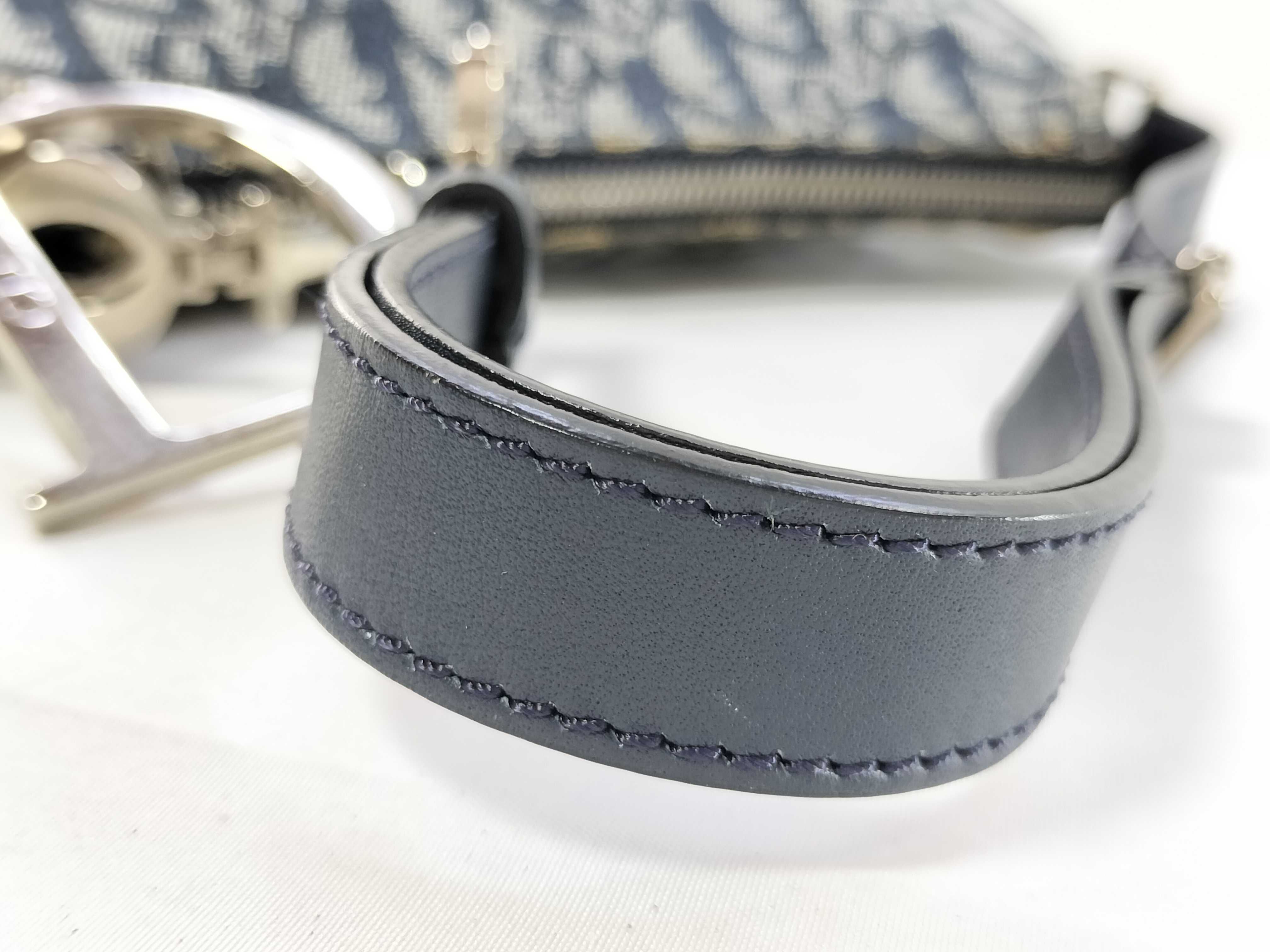 Trotter Logo Chain One-Shoulder Bag — view 5