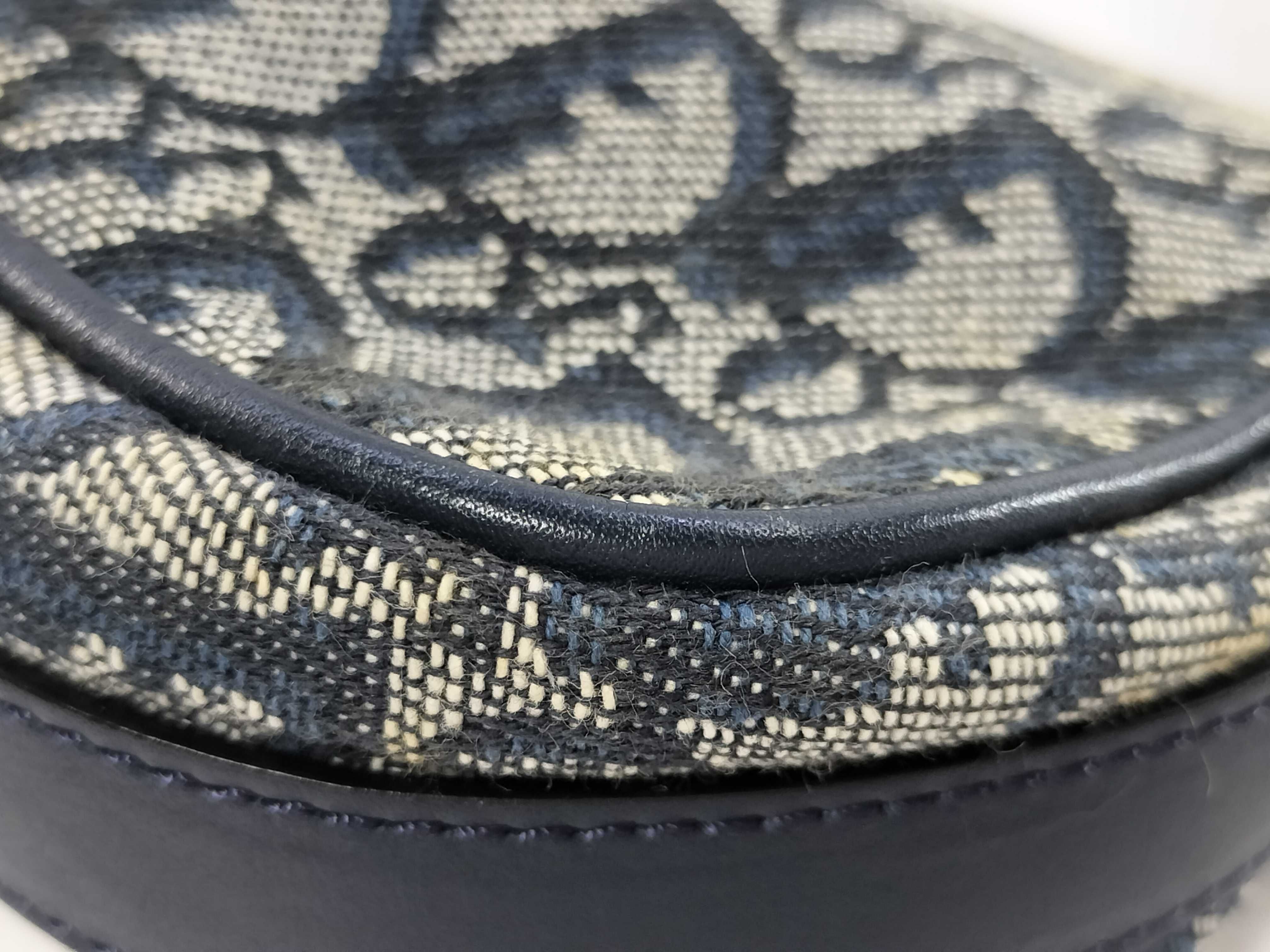 Trotter Logo Chain One-Shoulder Bag — view 7