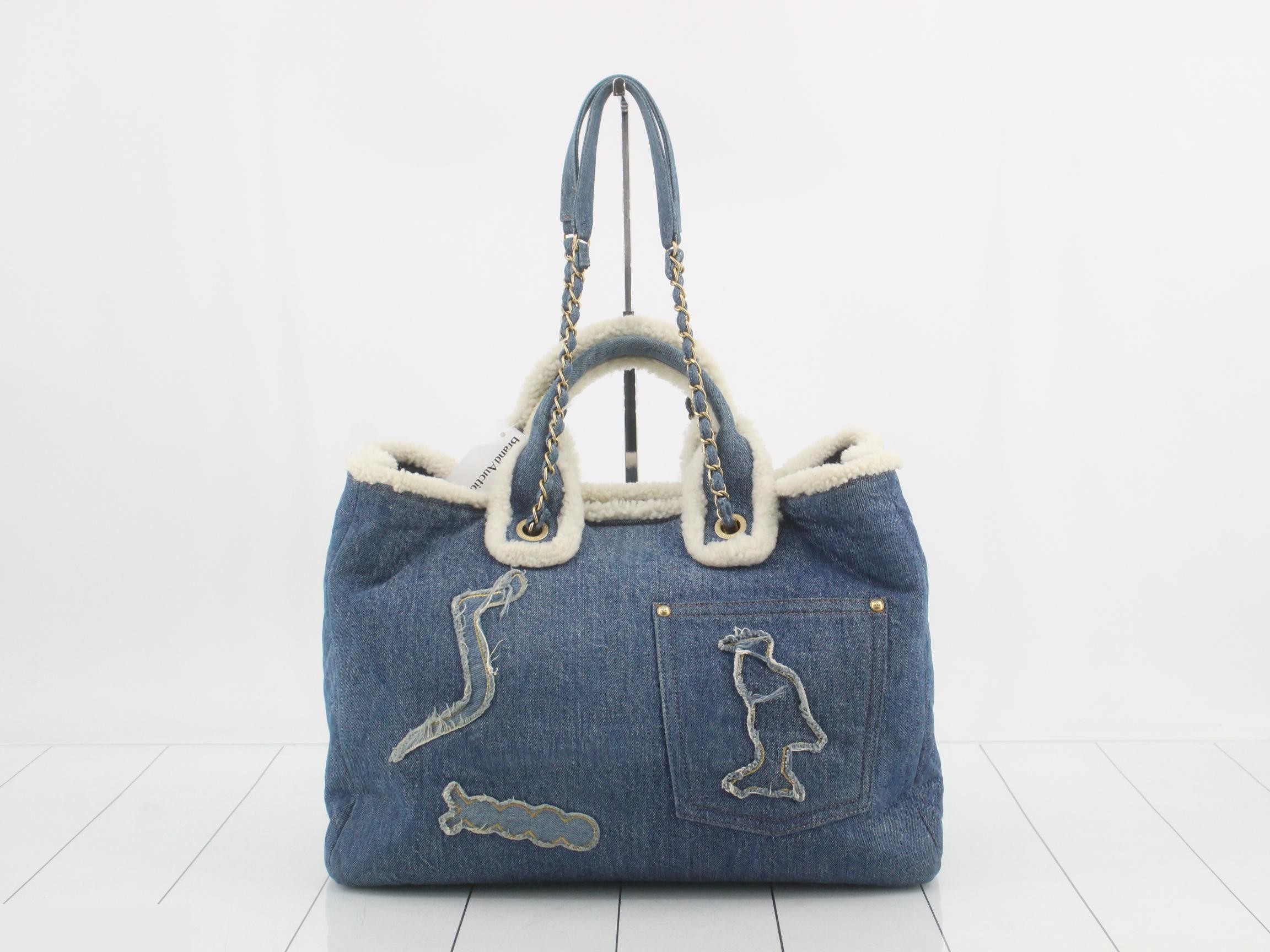 denim shearling Coco Mark chain tote bag — view 2
