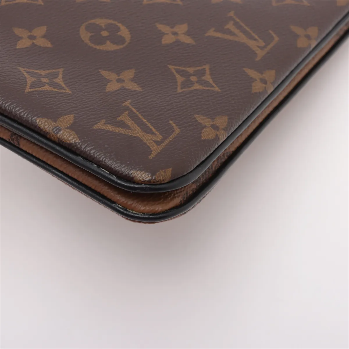 Giant Monogram Reverse Pochette Double Zip M69203 GI0230 Brown RFID Reactive — view 14