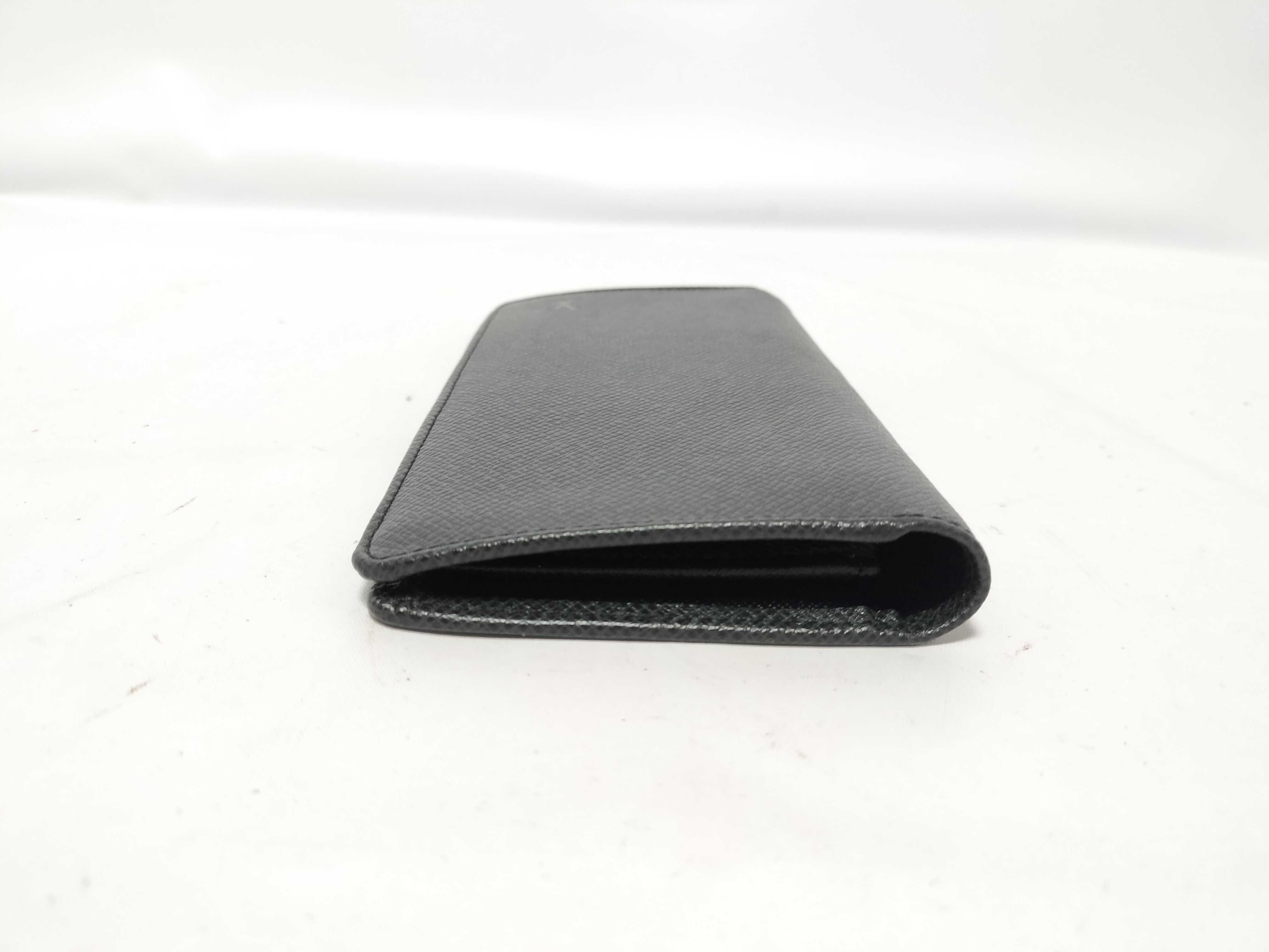 Taiga Plaza Leather Long Wallet Black Serial Number — view 5