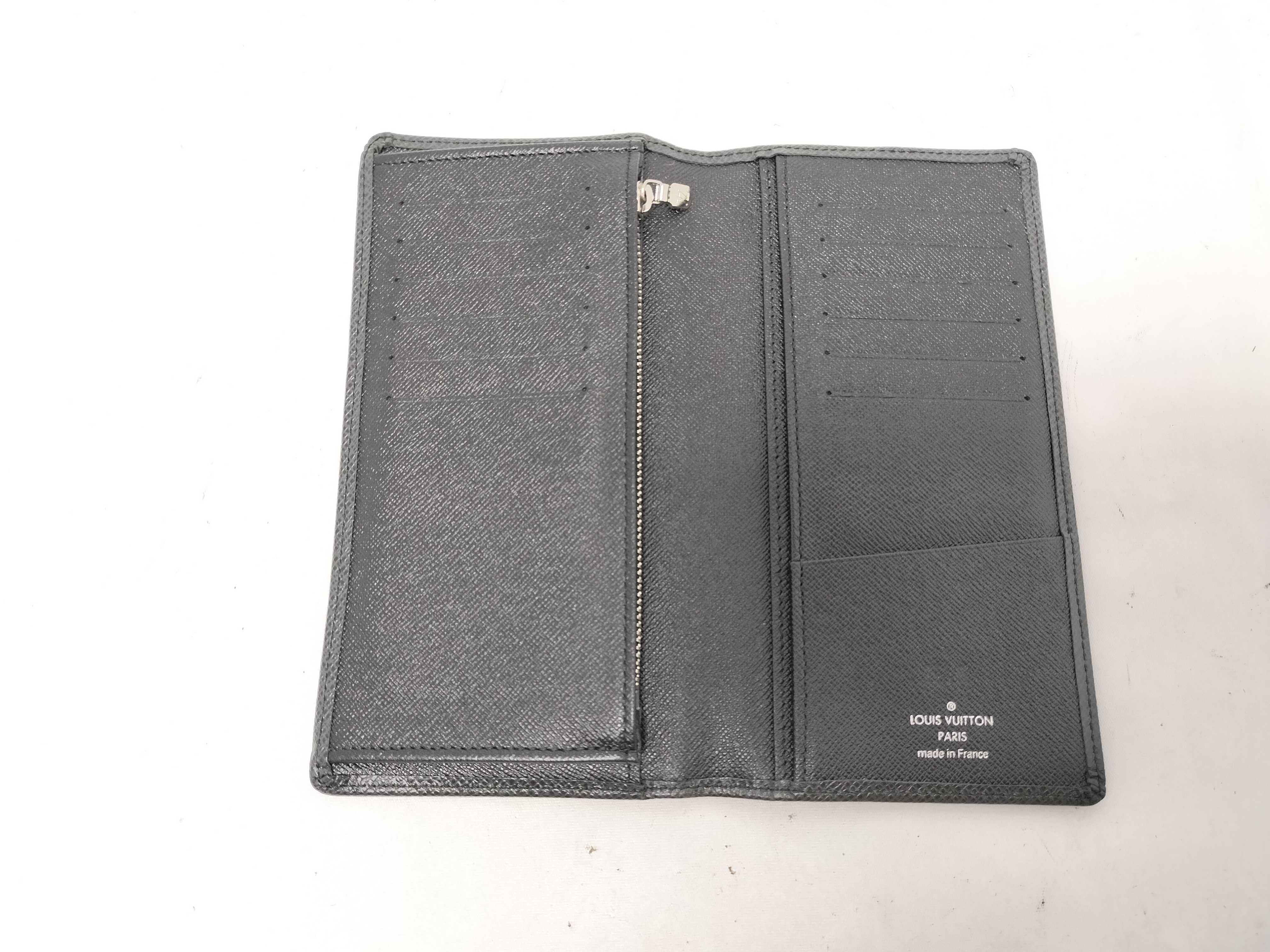Taiga Plaza Leather Long Wallet Black Serial Number — view 7
