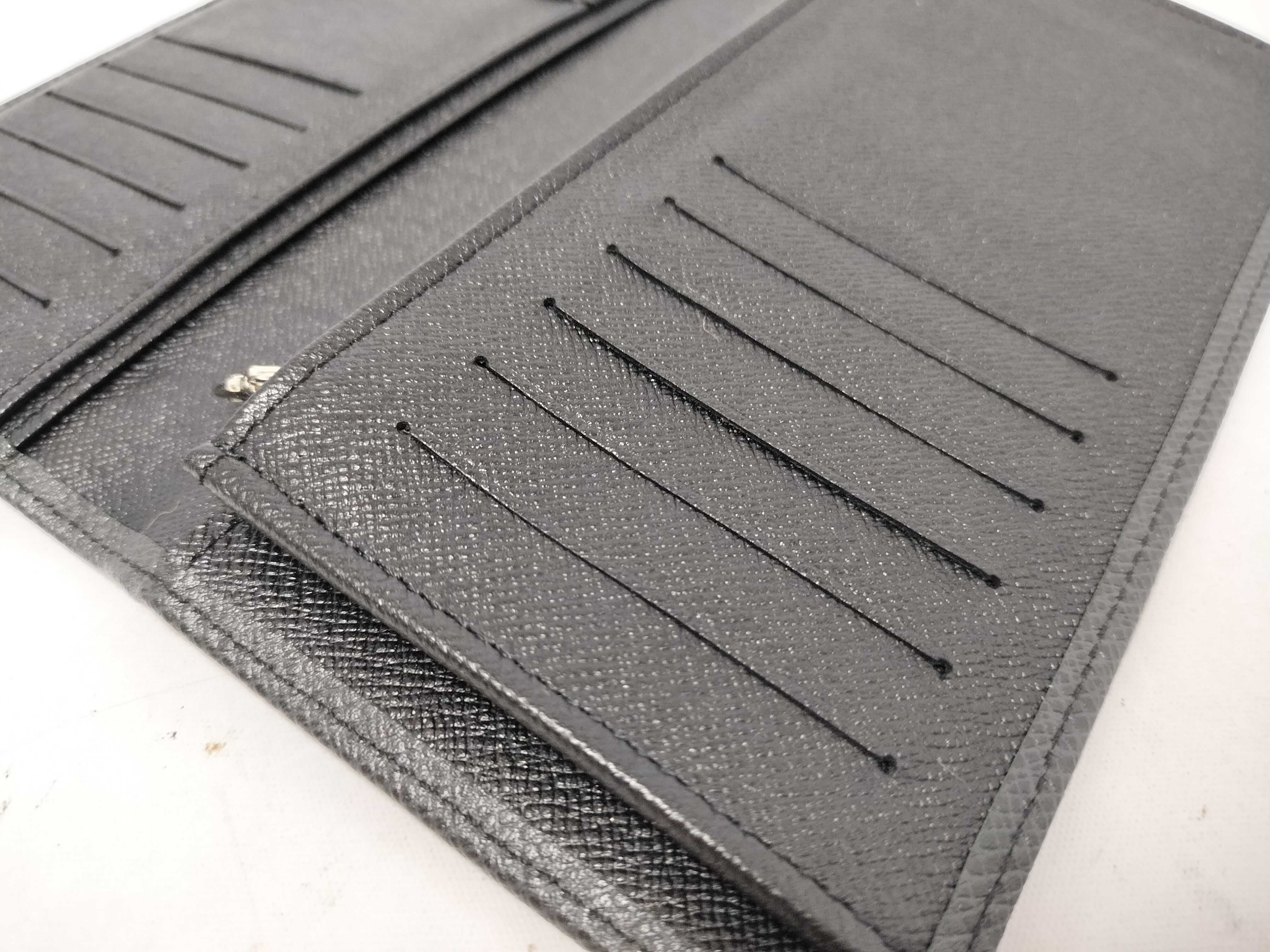 Taiga Plaza Leather Long Wallet Black Serial Number — view 9
