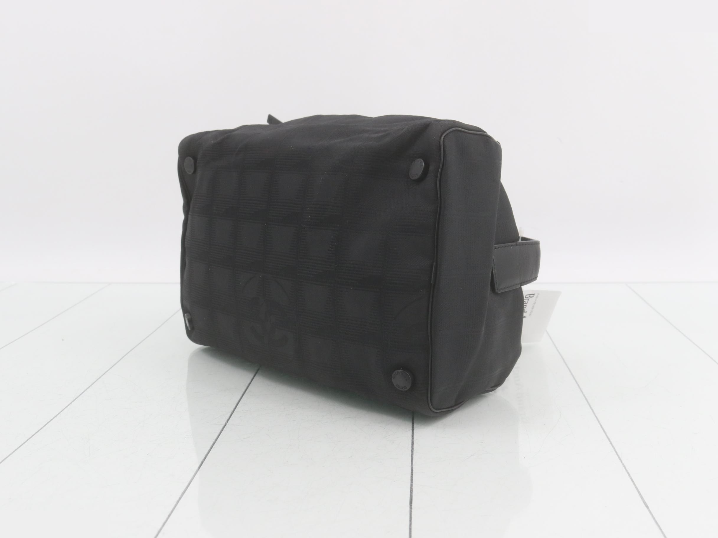 New Travel Line Handbag, Black — view 6