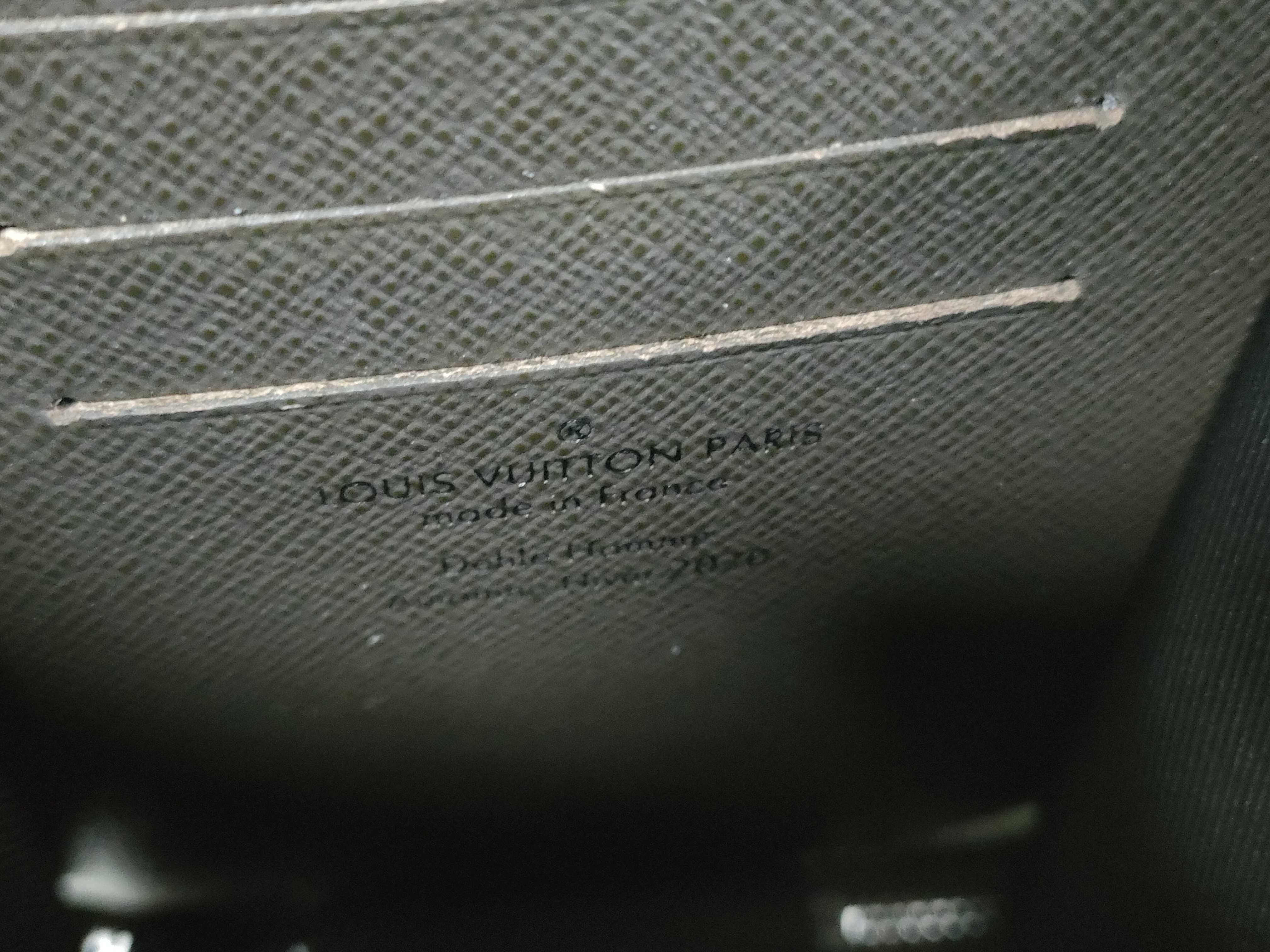 Monogram Louis Vuitton Smartphone Shoulder Bag — view 11