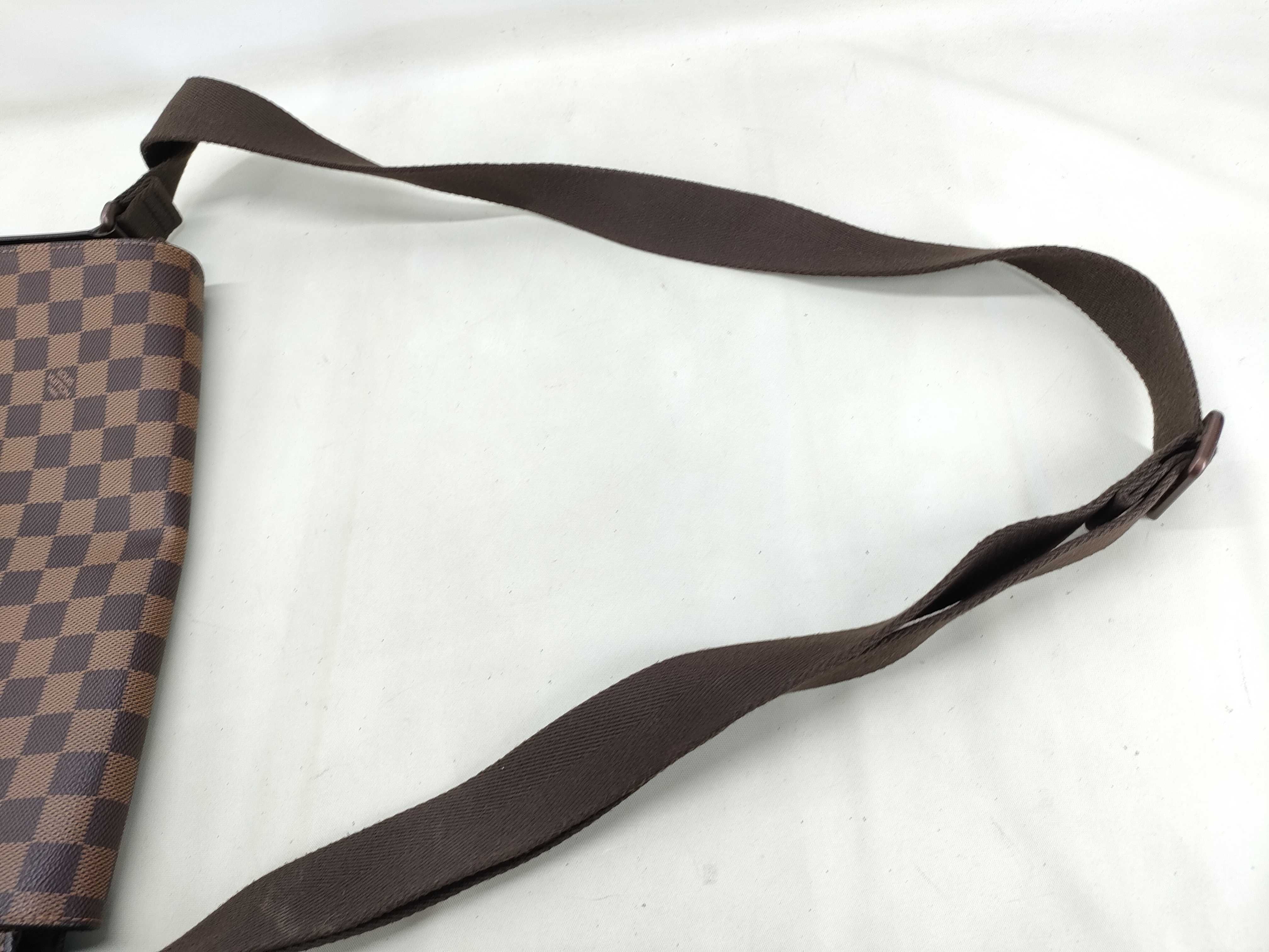 Damier Louis Vuitton Damier Shoulder Bag — view 5