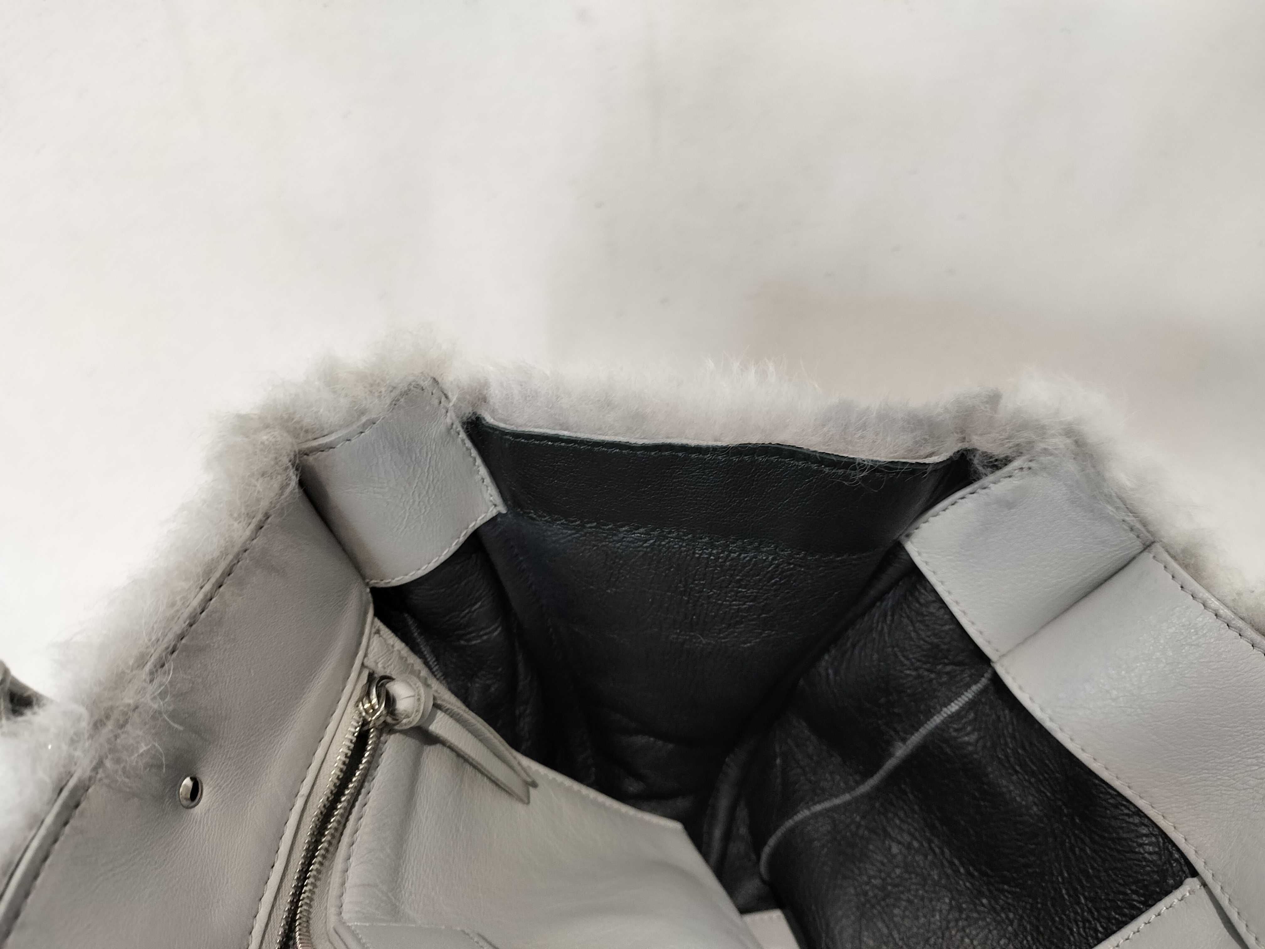 Fluffy 2-Way Bag / Gray Handbag — view 11