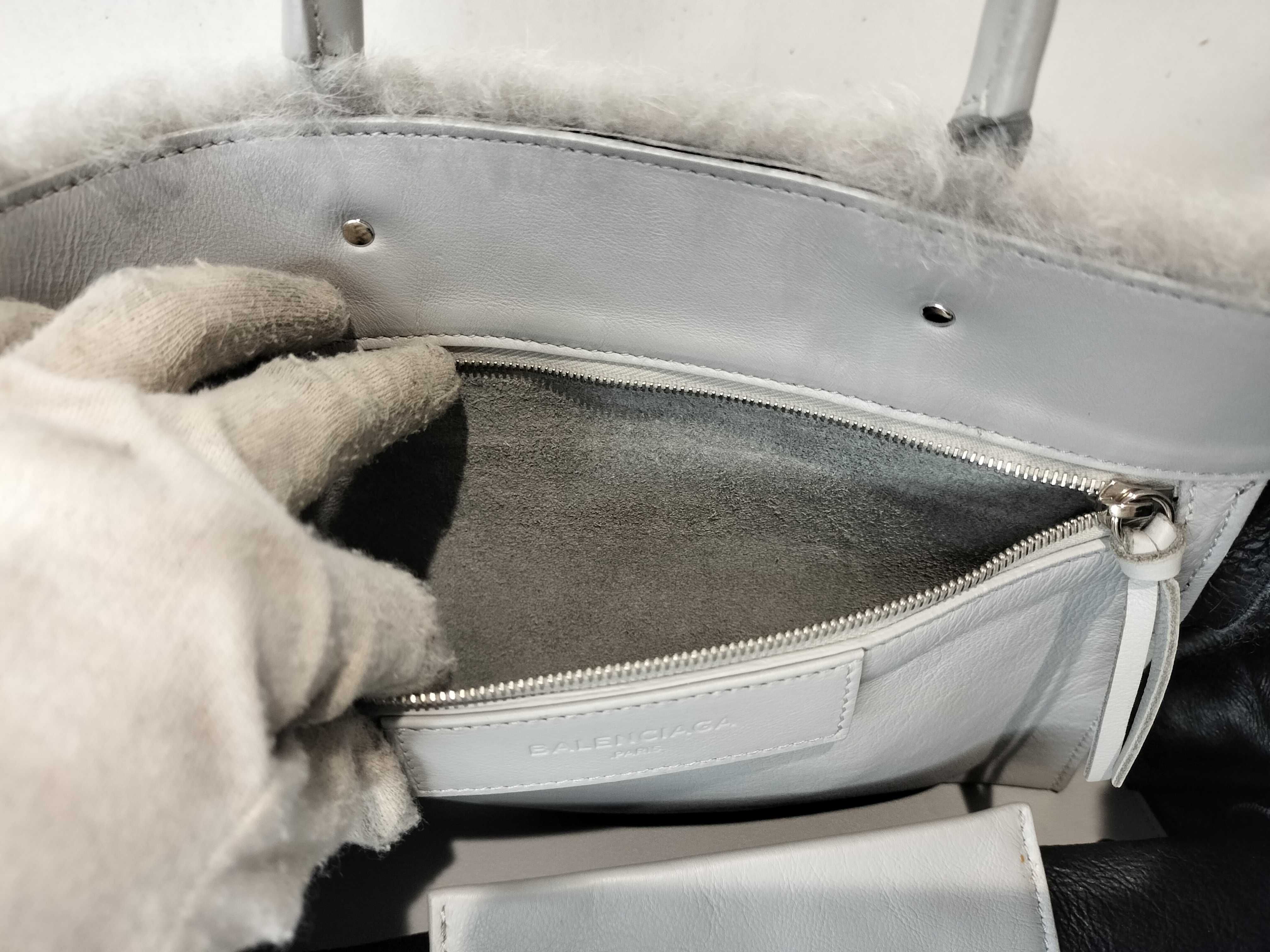 Fluffy 2-Way Bag / Gray Handbag — view 9