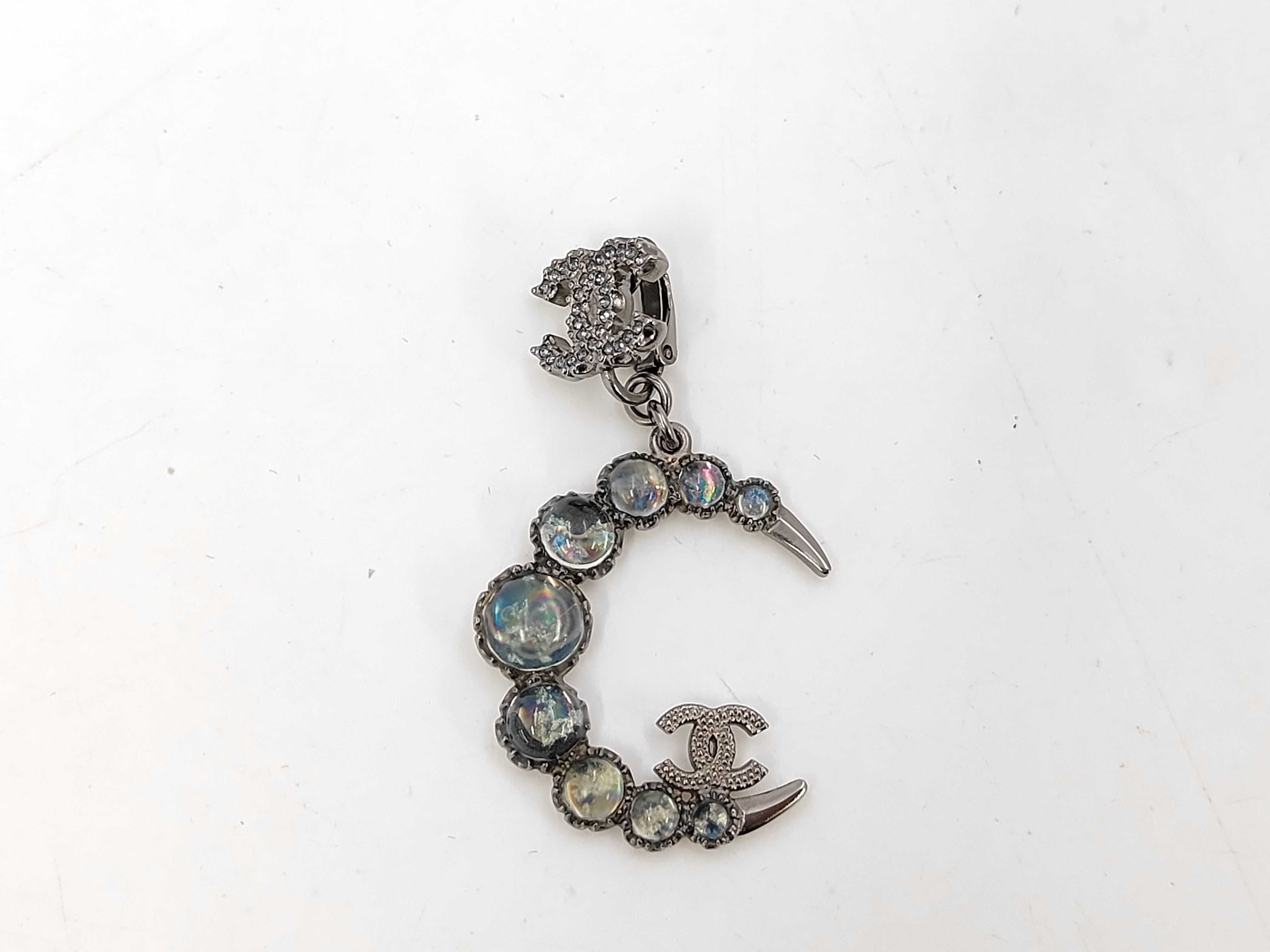 Crescent Moon Motif Coco Mark Earrings