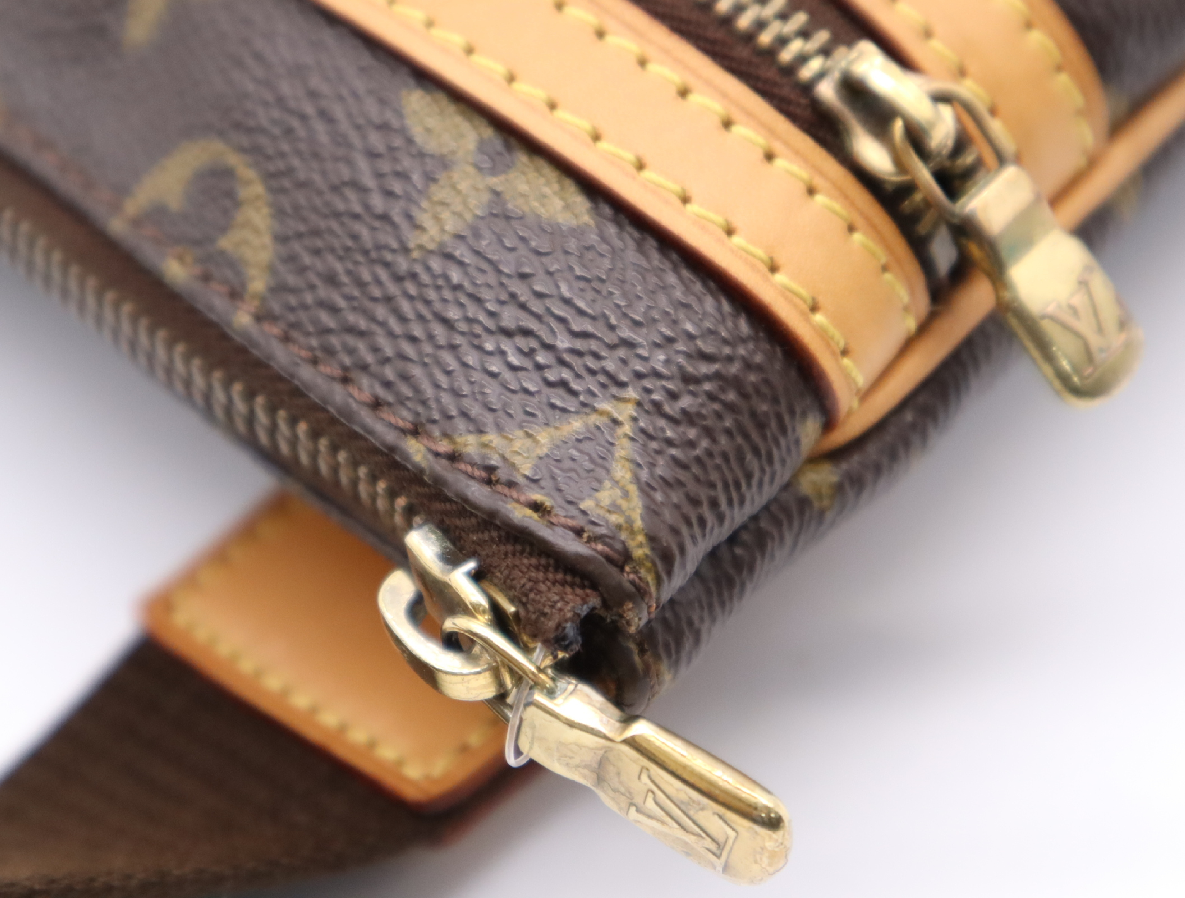 M40044 Monogram Pochette Bosphore Shoulder Bag — view 9