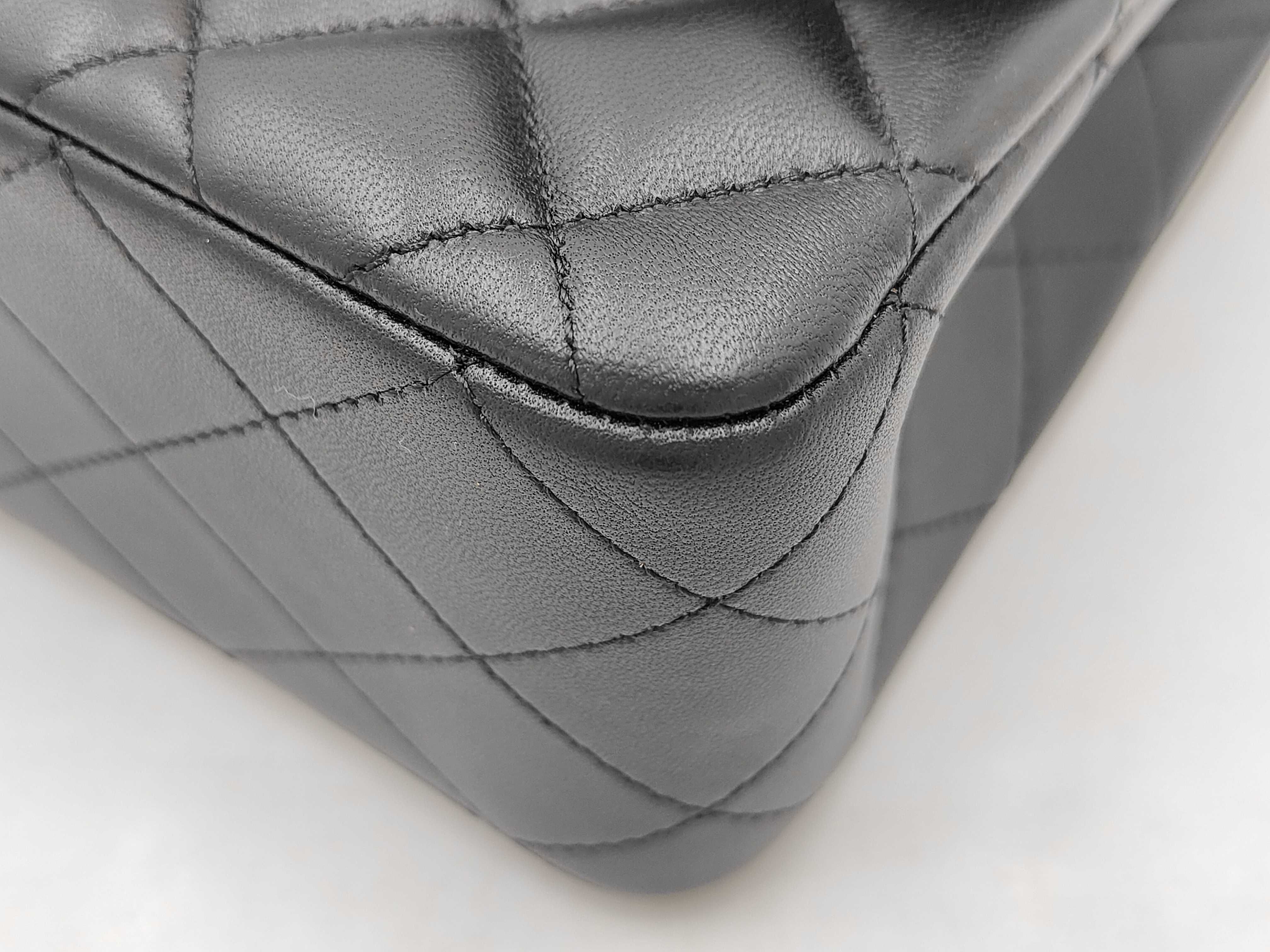 Matelassé 25 Double Flap Lambskin Chain Shoulder Bag (Serial Number 30s) — view 4