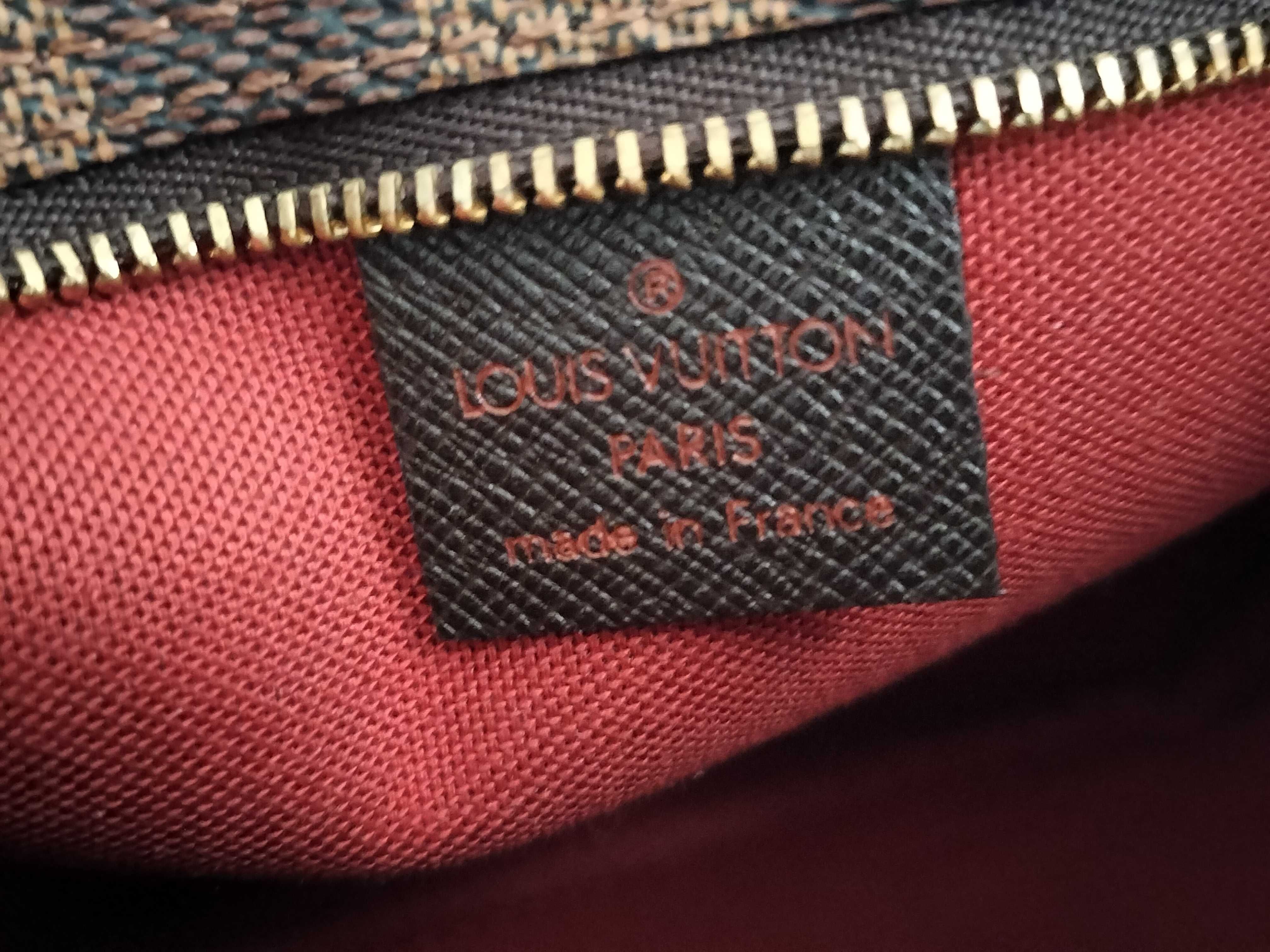 Damier Truth Makeup Shoulder Bag — view 11