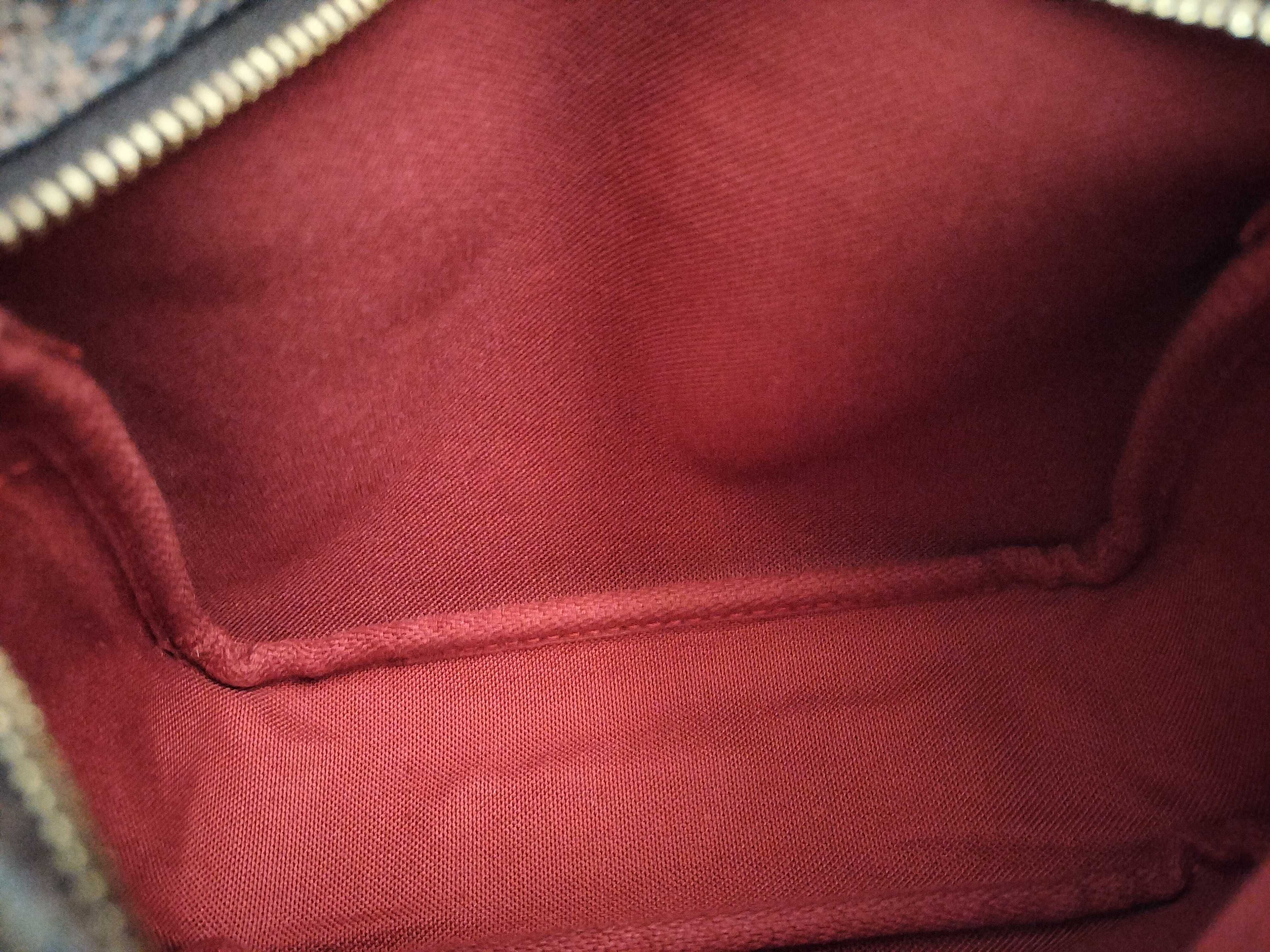 Damier Truth Makeup Shoulder Bag — view 15