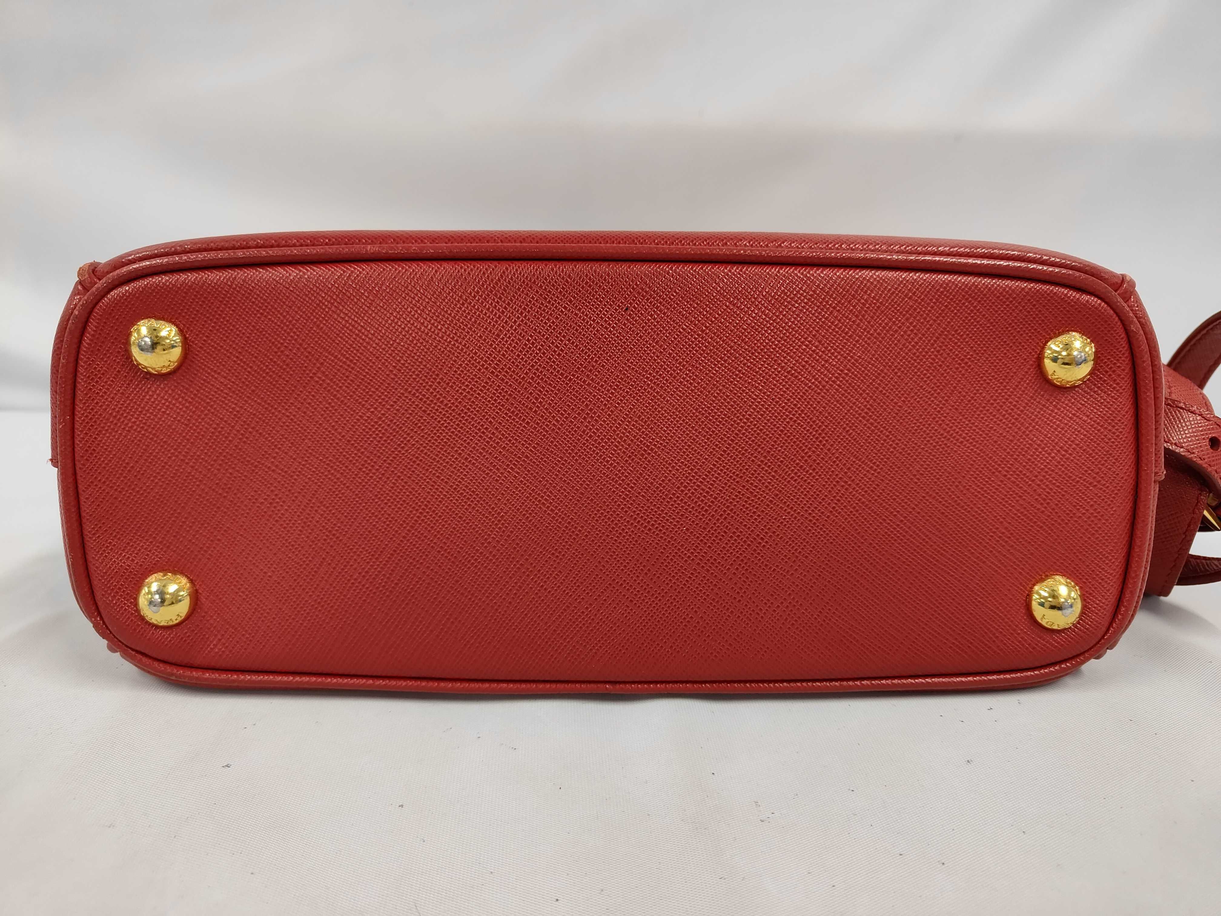 Galleria Saffiano Triangle Plate 2-Way Shoulder/Handbag — view 3