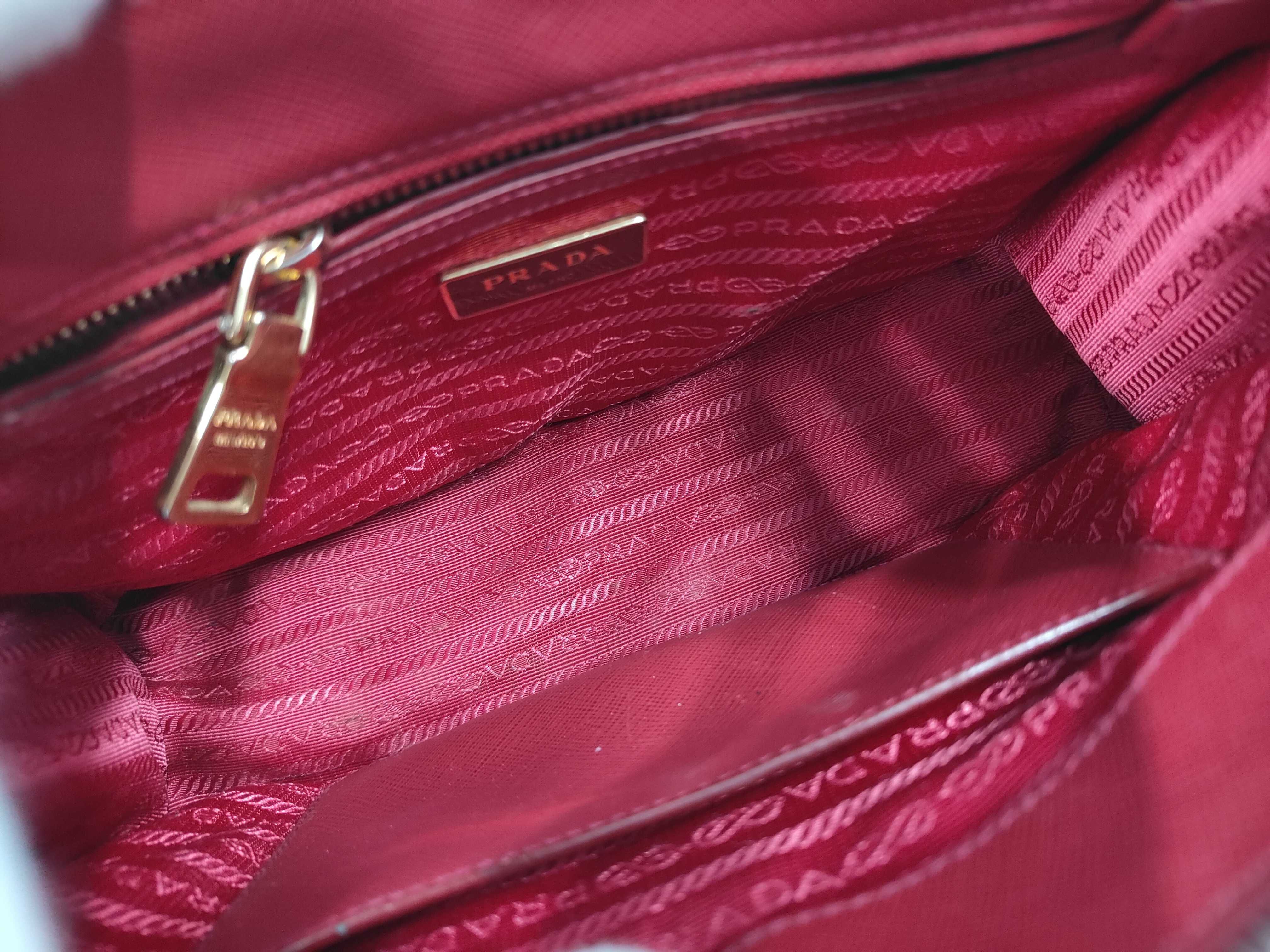 Galleria Saffiano Triangle Plate 2-Way Shoulder/Handbag — view 7