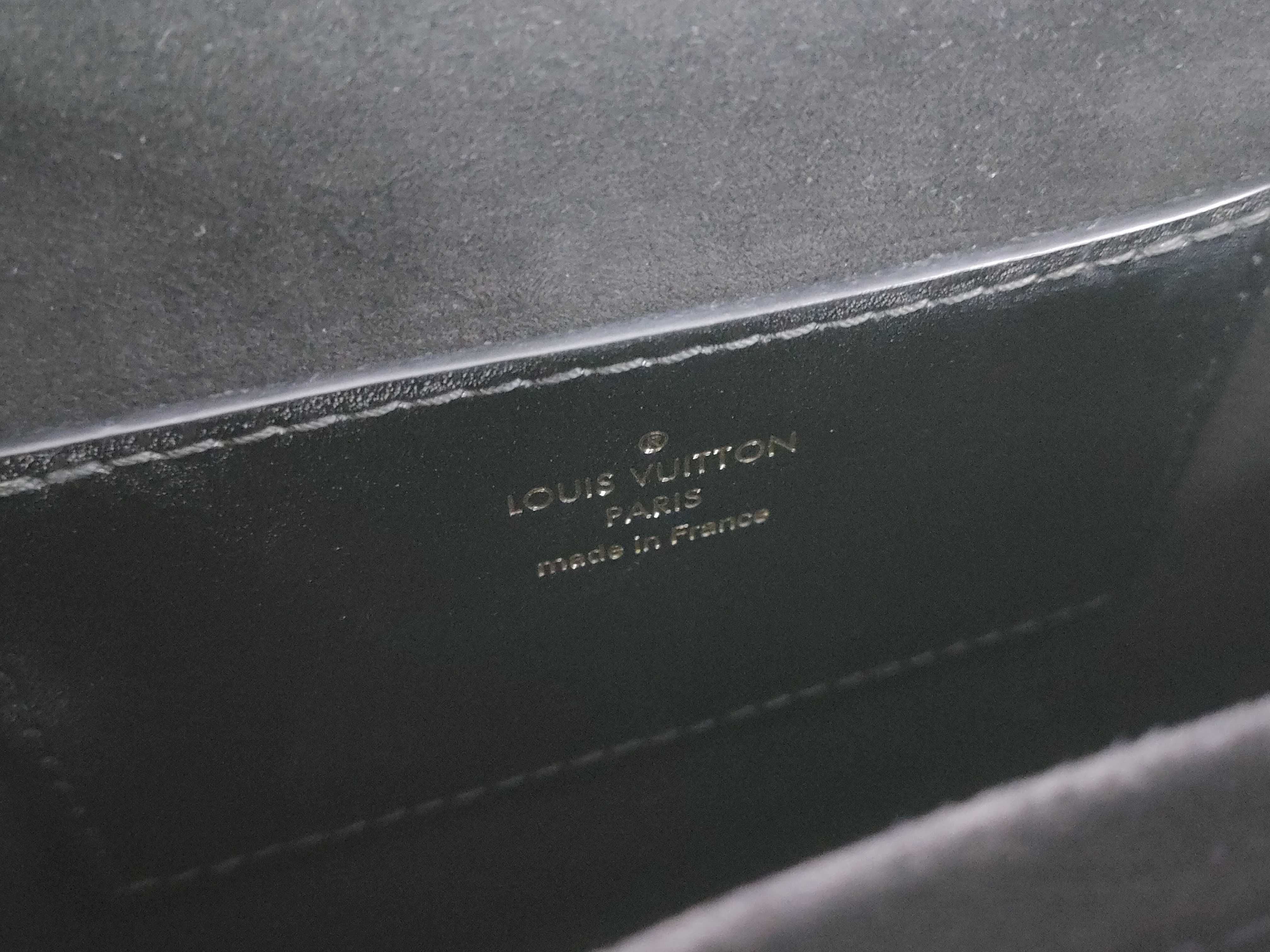 Twist MM Shoulder Bag M54600 — view 10