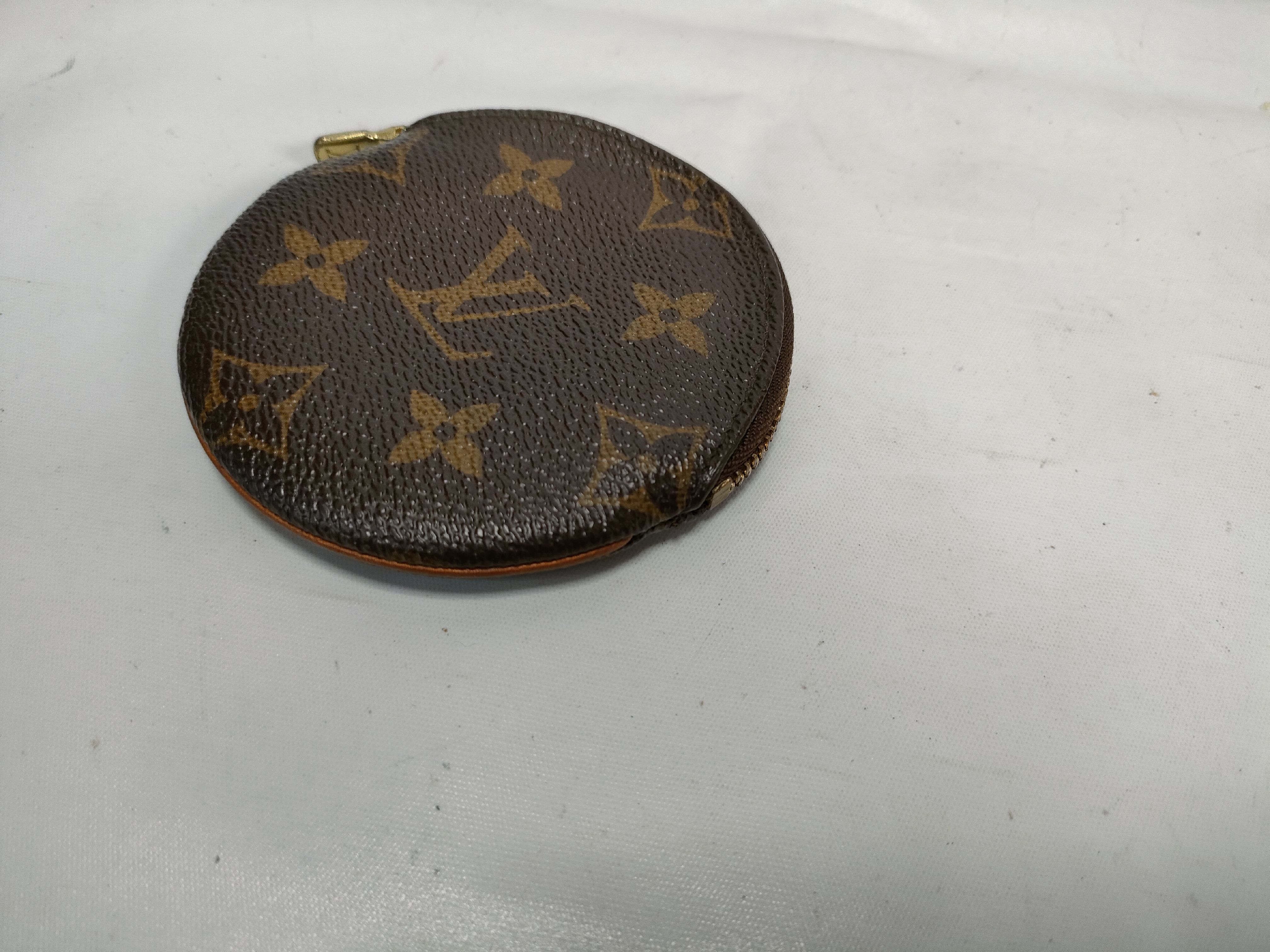 Monogram M61926 Porte Monnaie Rond Coin Case — view 3