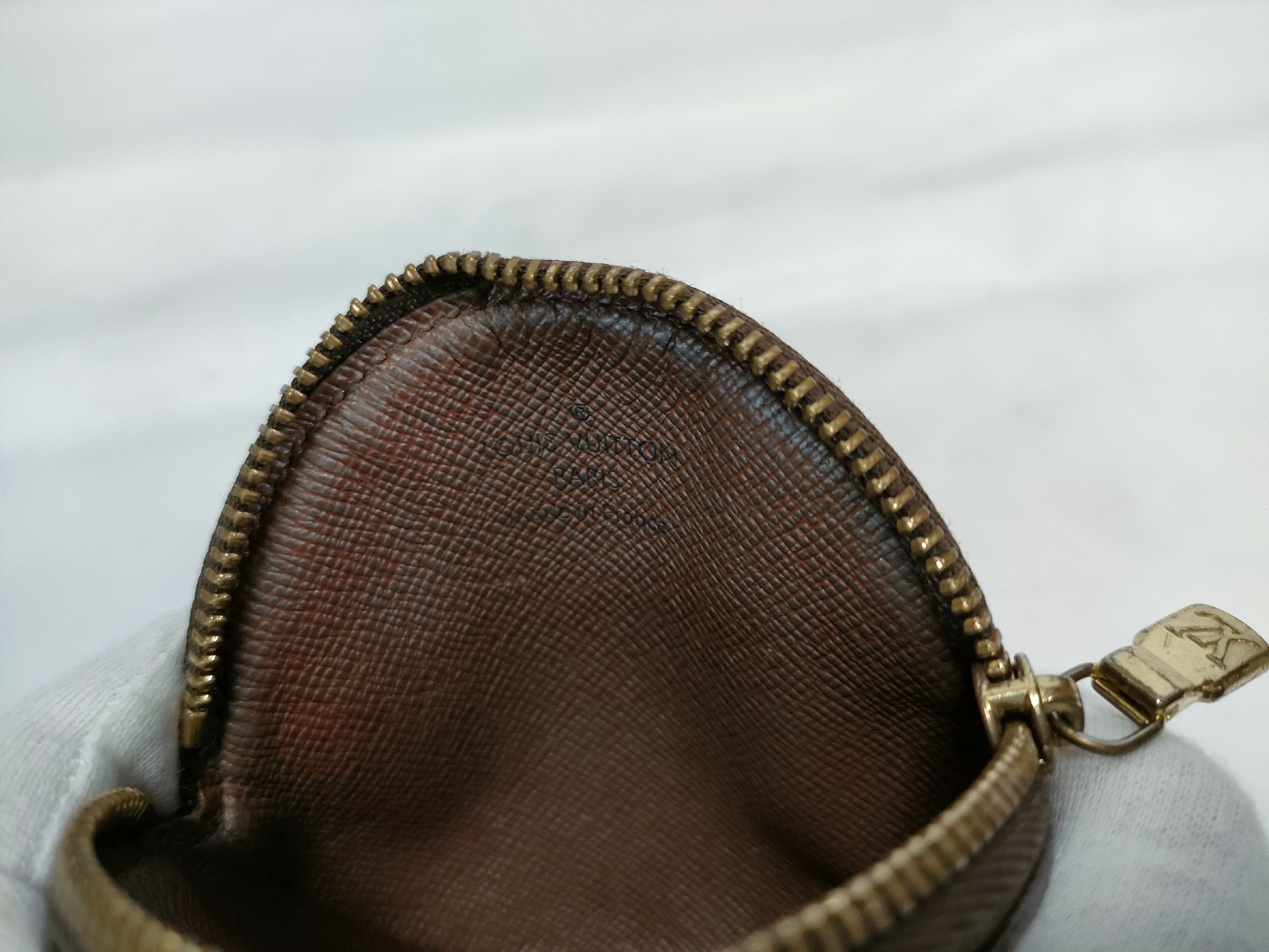 Monogram M61926 Porte Monnaie Rond Coin Case — view 9