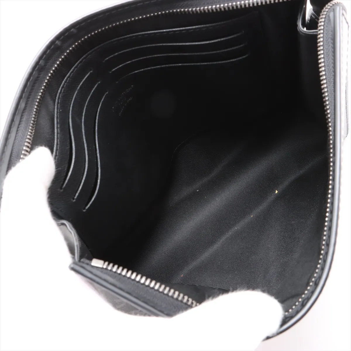 Monogram Eclipse Pochette Voyage MM M61692 Black RFID response — view 5