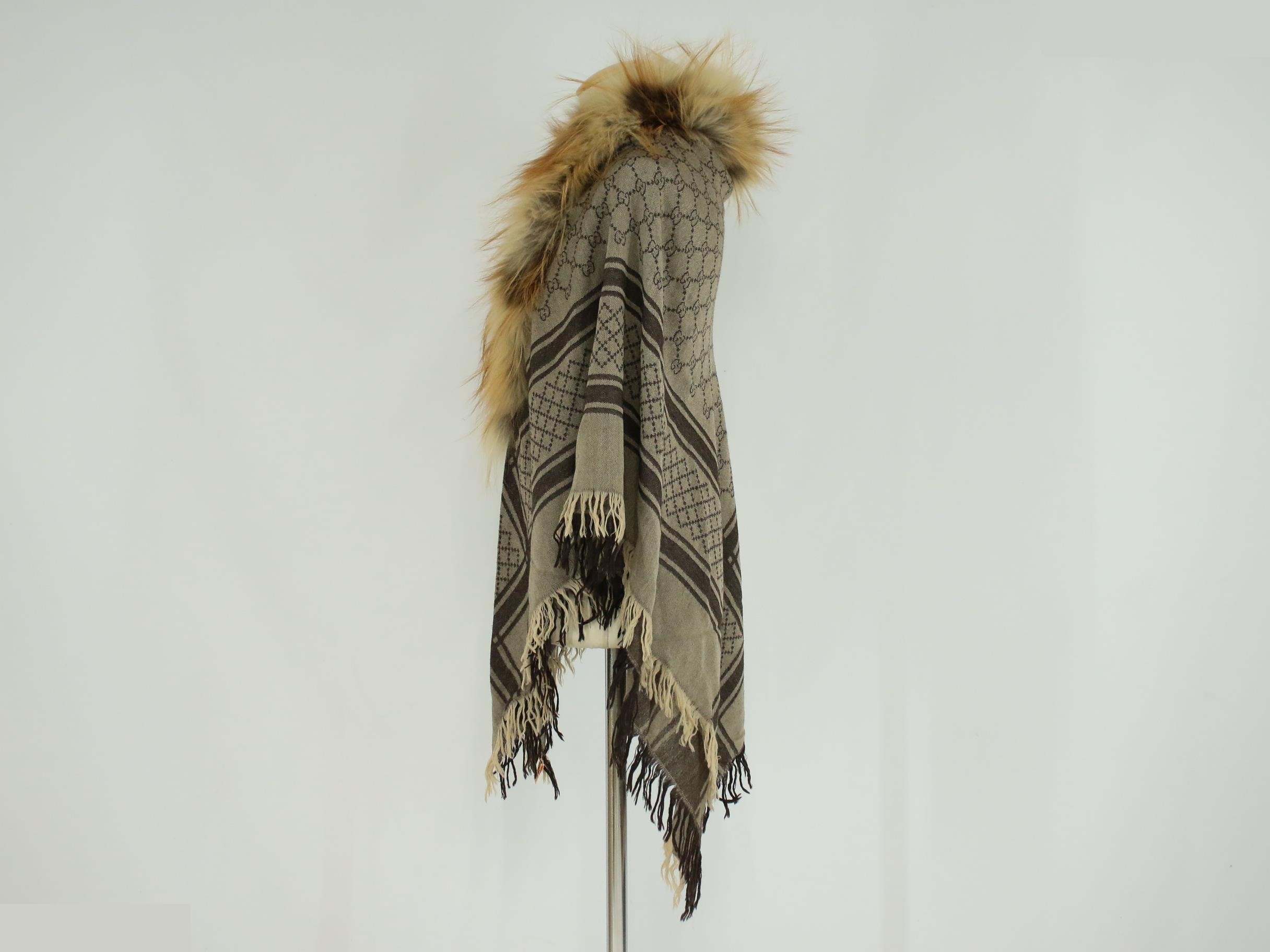 Wool silk fox fur shawl — view 2