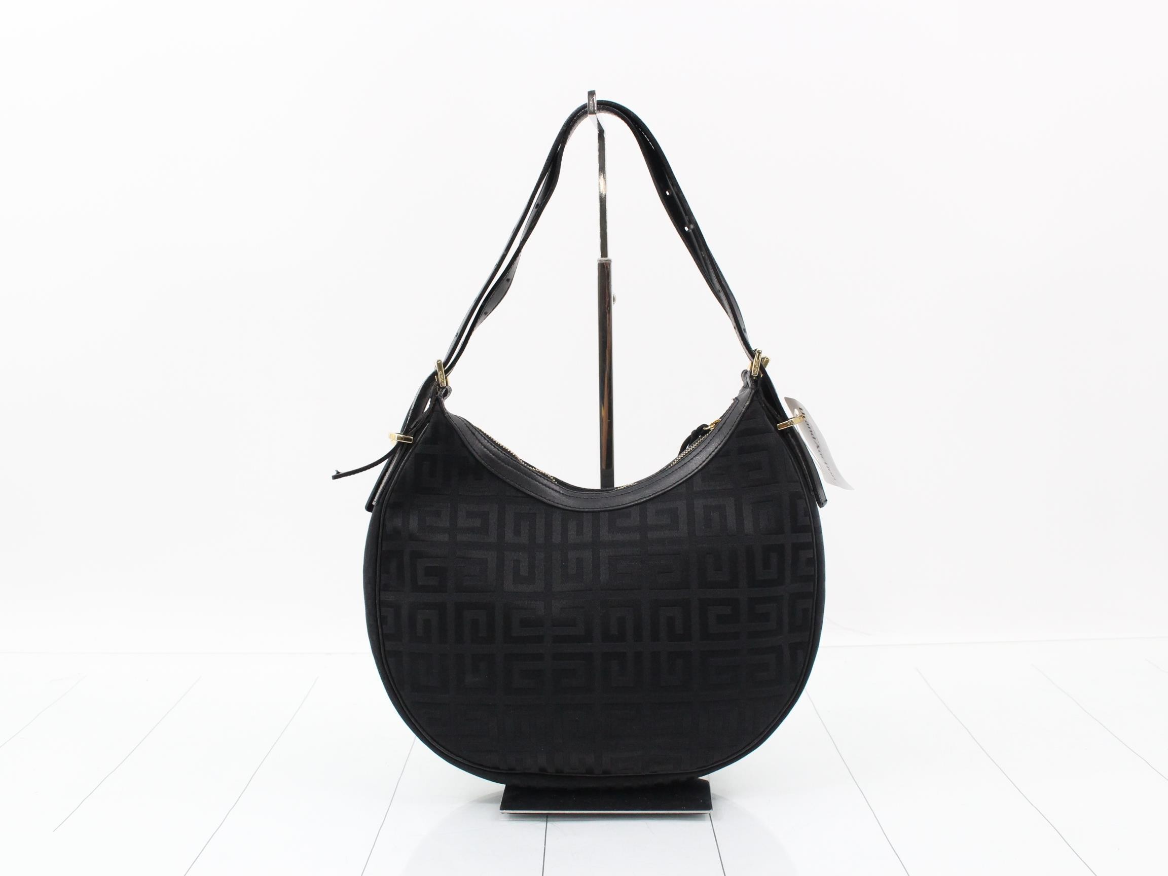 Shoulder bag with storage bag — view 2