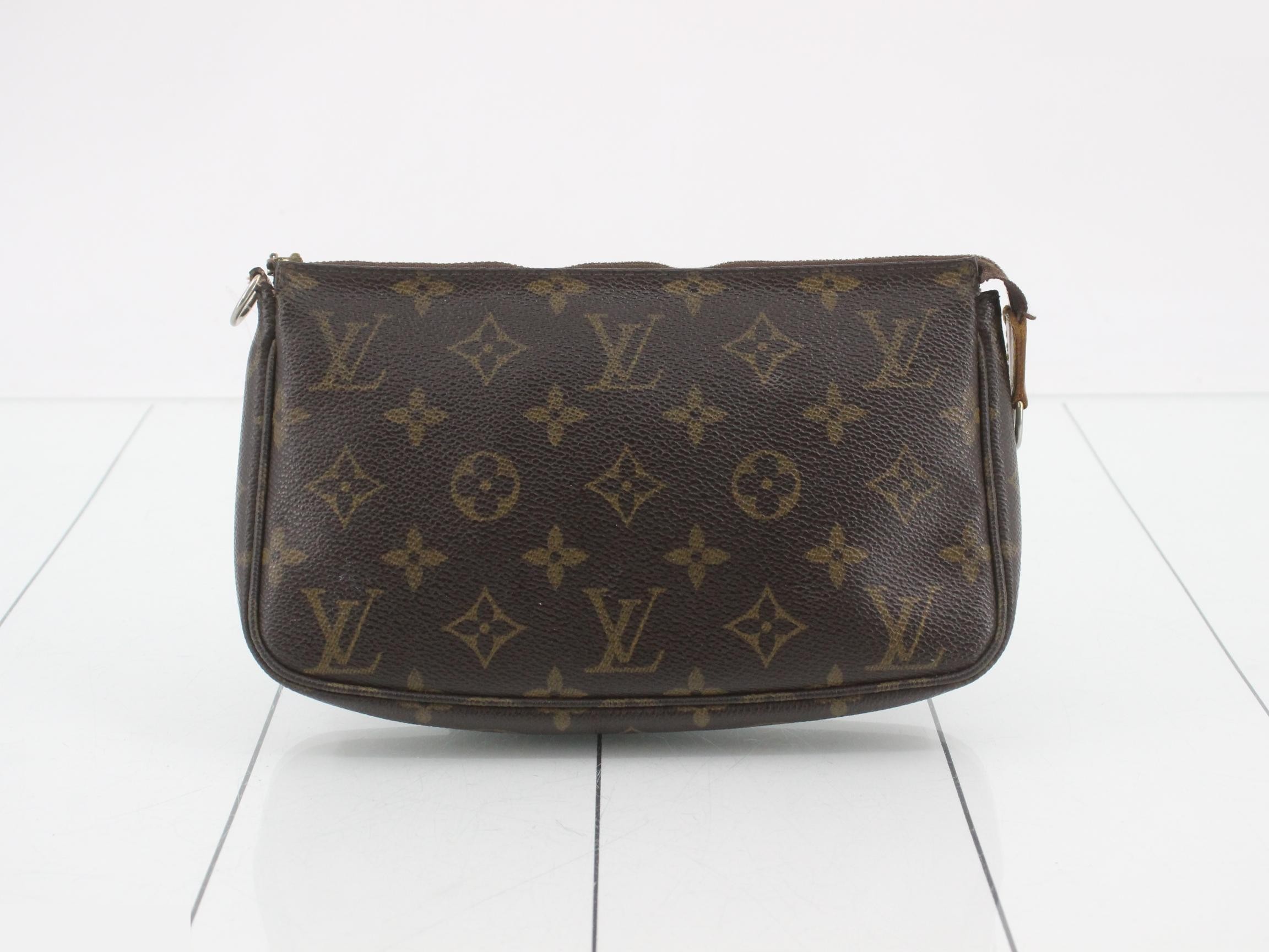 LV Pochette Accessoires (old model)