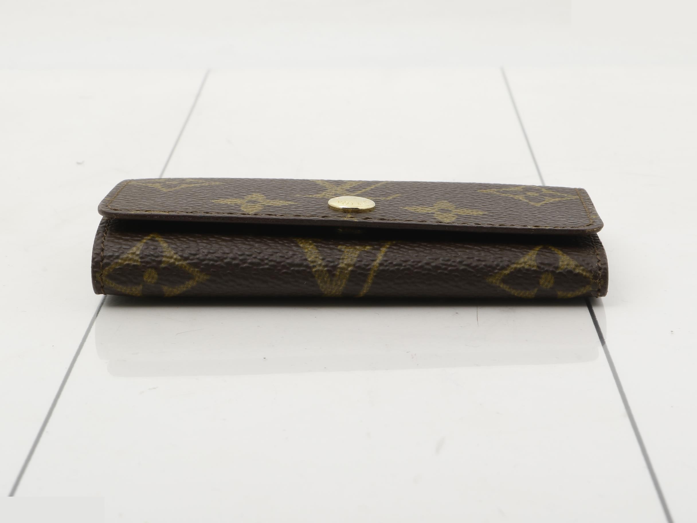 4-key case — view 3