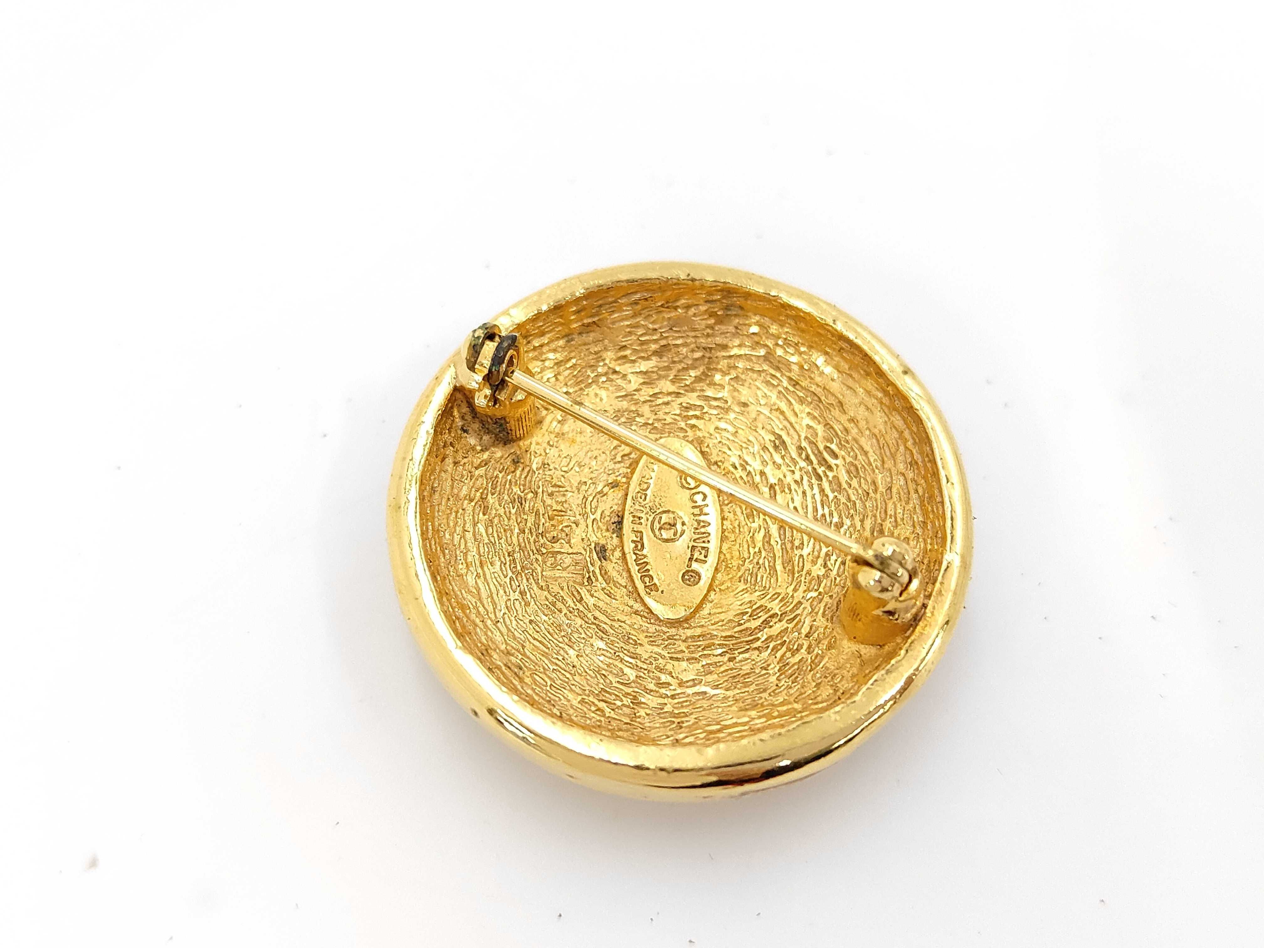 Coco Mark Round Brooch 1136 Gold Color Brooch — view 2