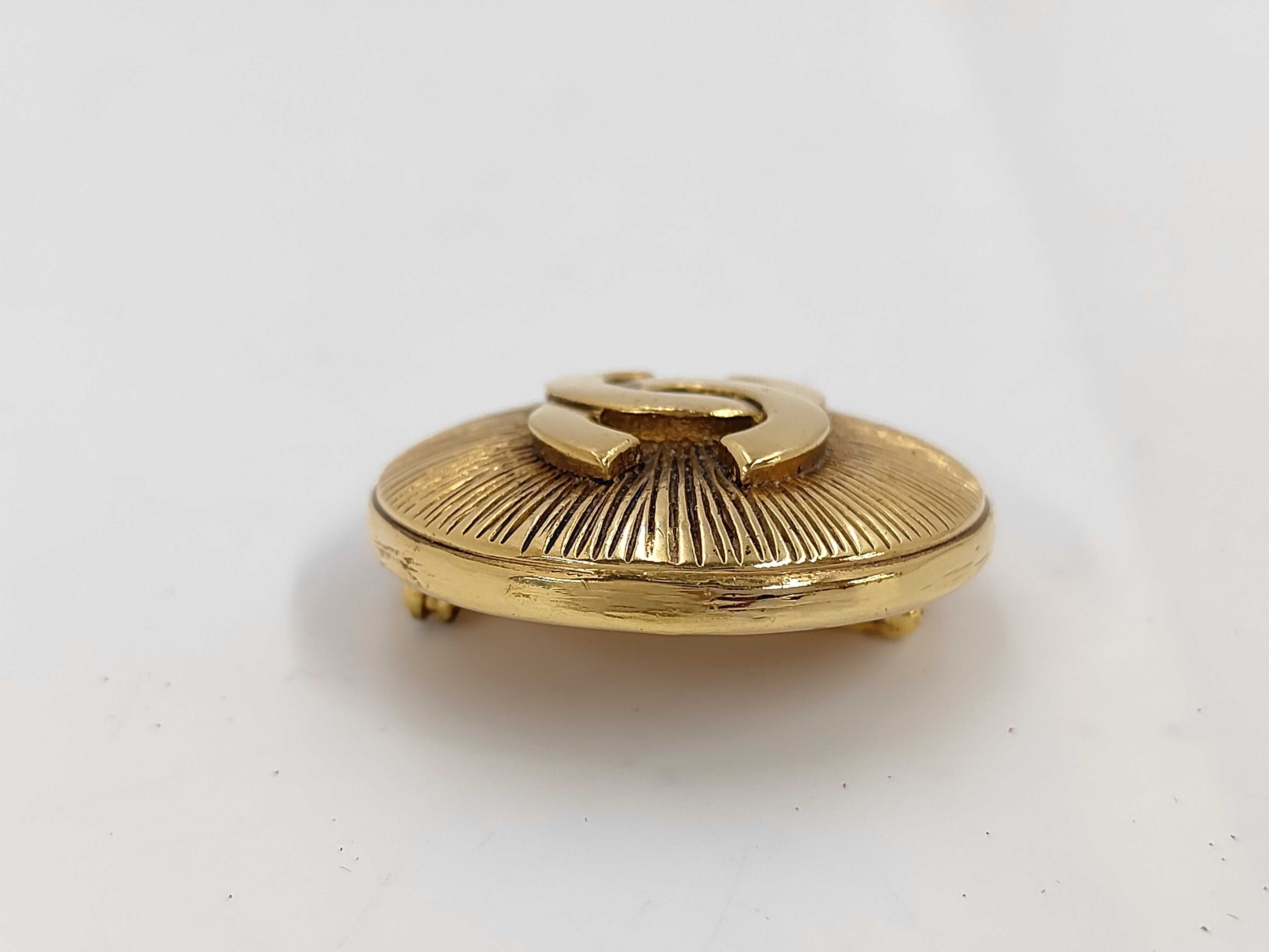 Coco Mark Round Brooch 1136 Gold Color Brooch — view 5