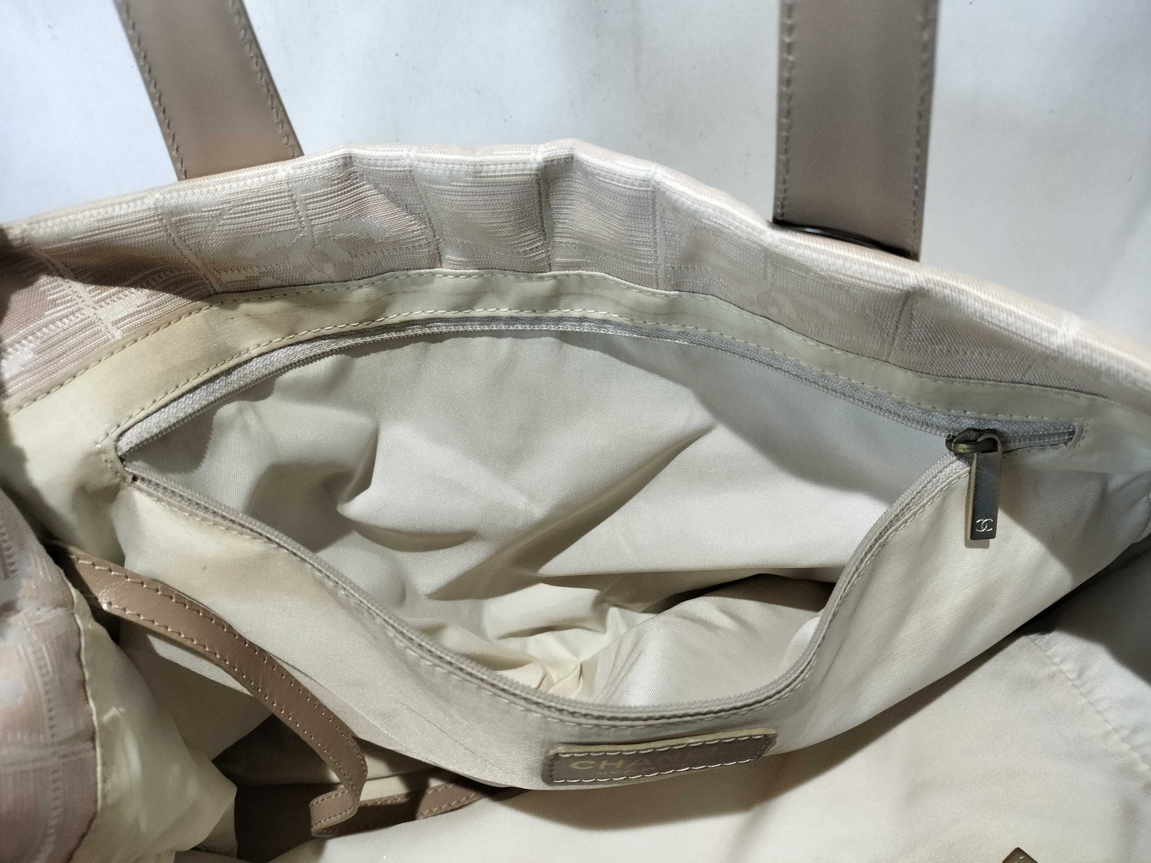 New Travel Line Handbag — view 9