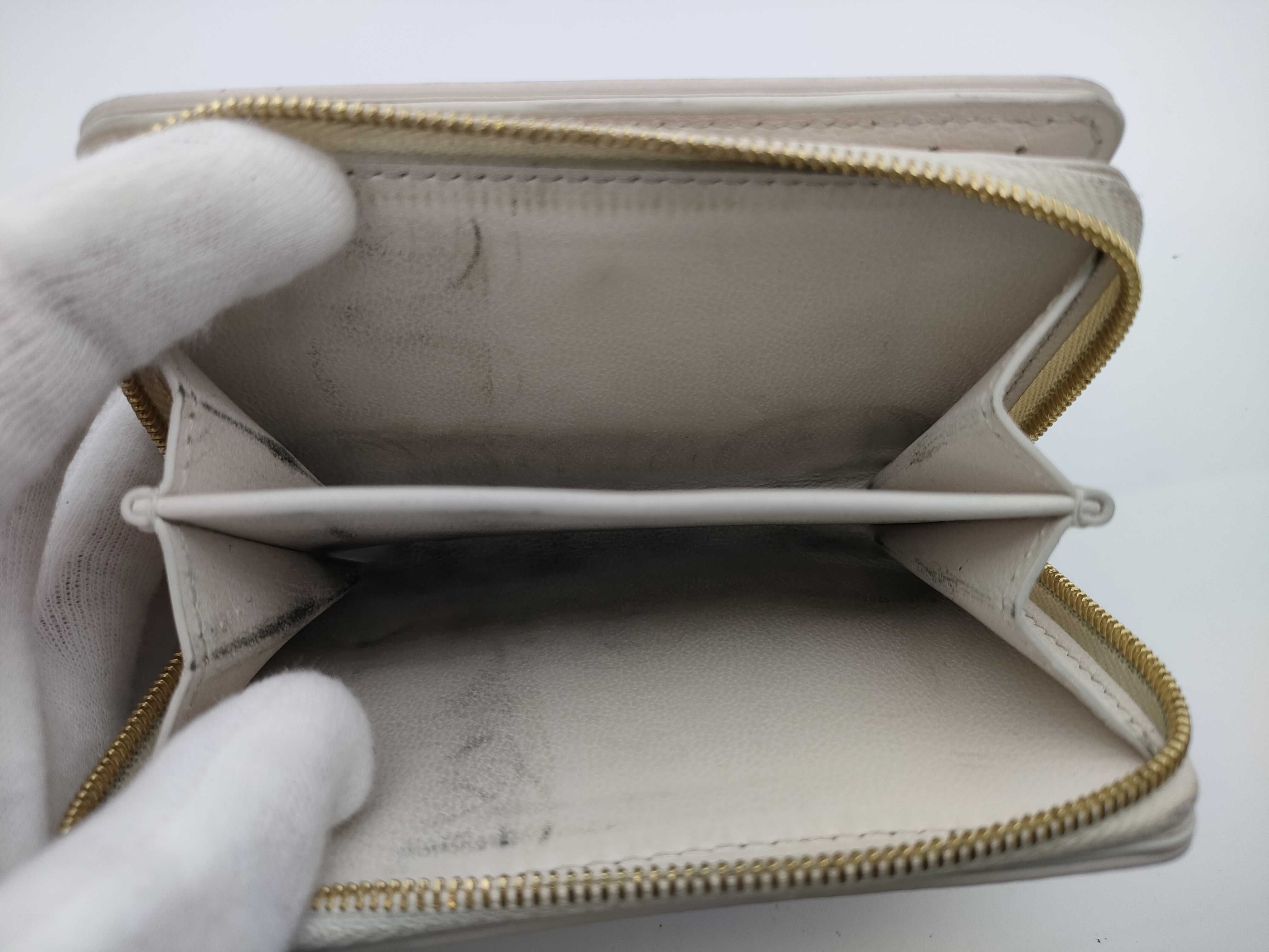 Monogram M82291 Portefeuille Lou Bi-fold Wallet *Initial Wallet — view 6