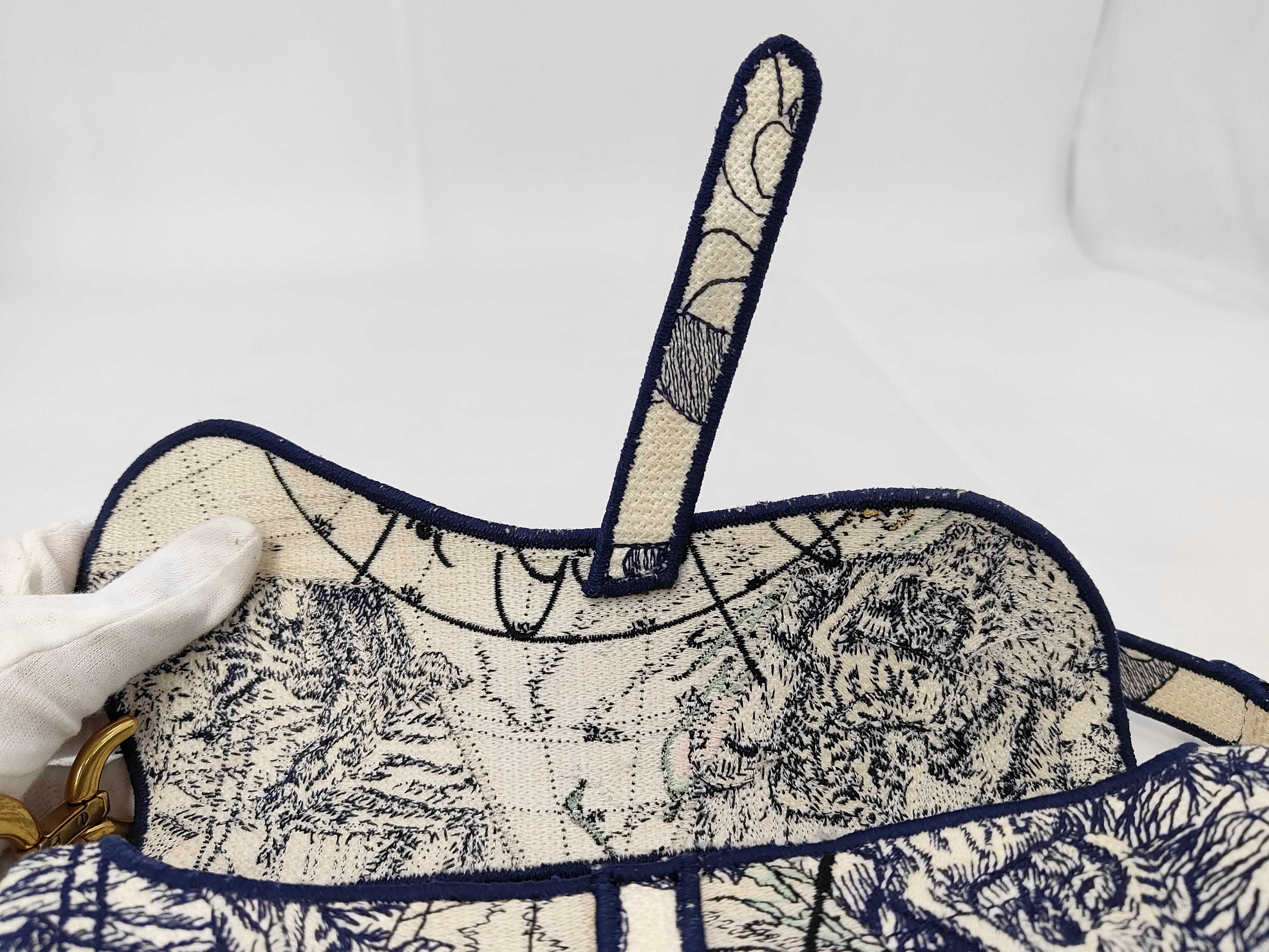 Christian Saddle Around the World Canvas One-Shoulder Bag Handbag — view 9