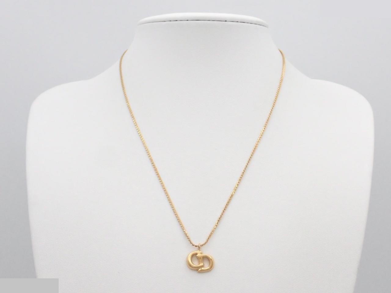 Other lines: Precious metals, necklaces, pendants — view 3