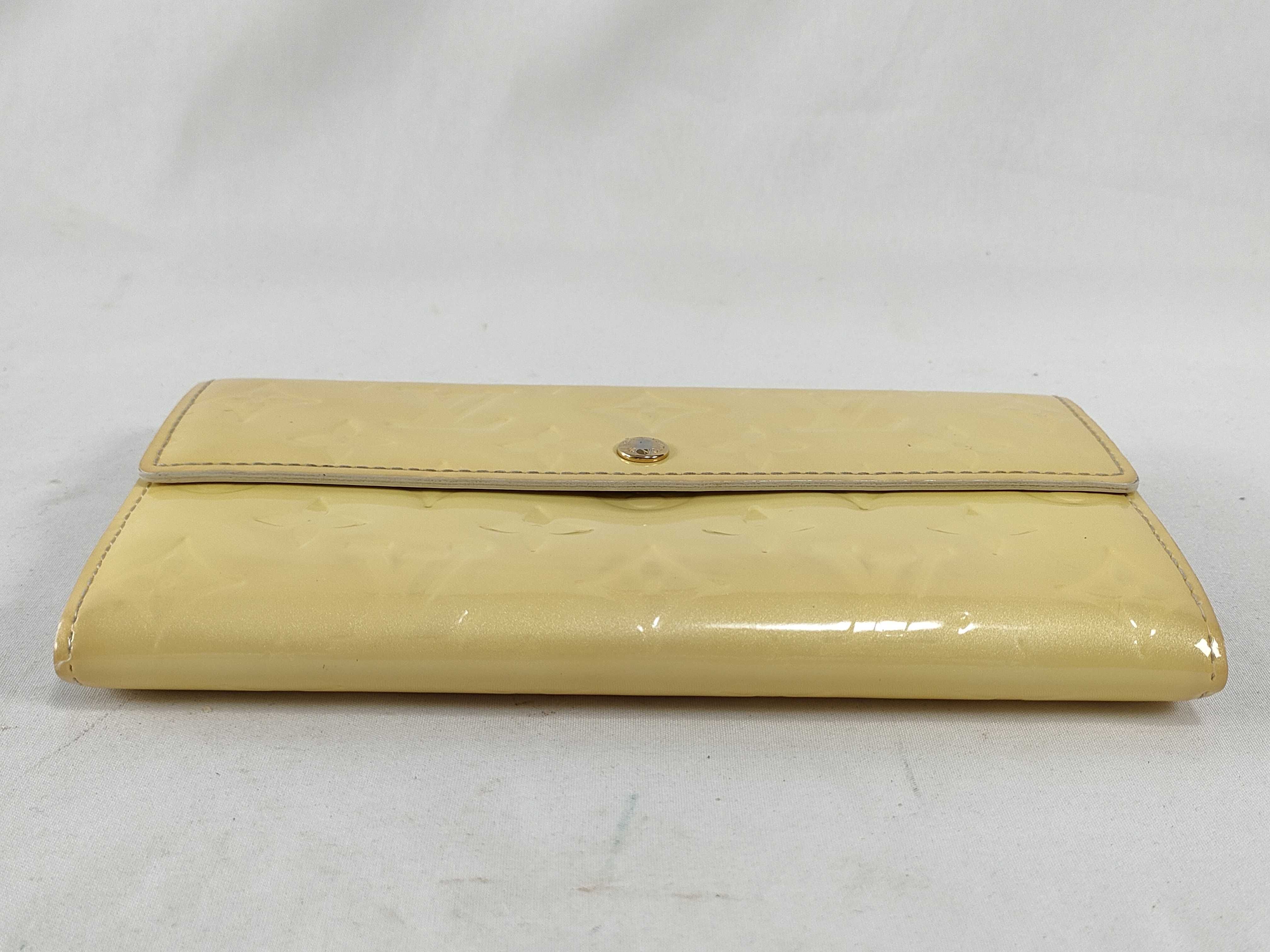 Vernis Louis Vuitton Vernis Wallet Pochette Portemonnaie Credit Yellow M91171 Wallet — view 3