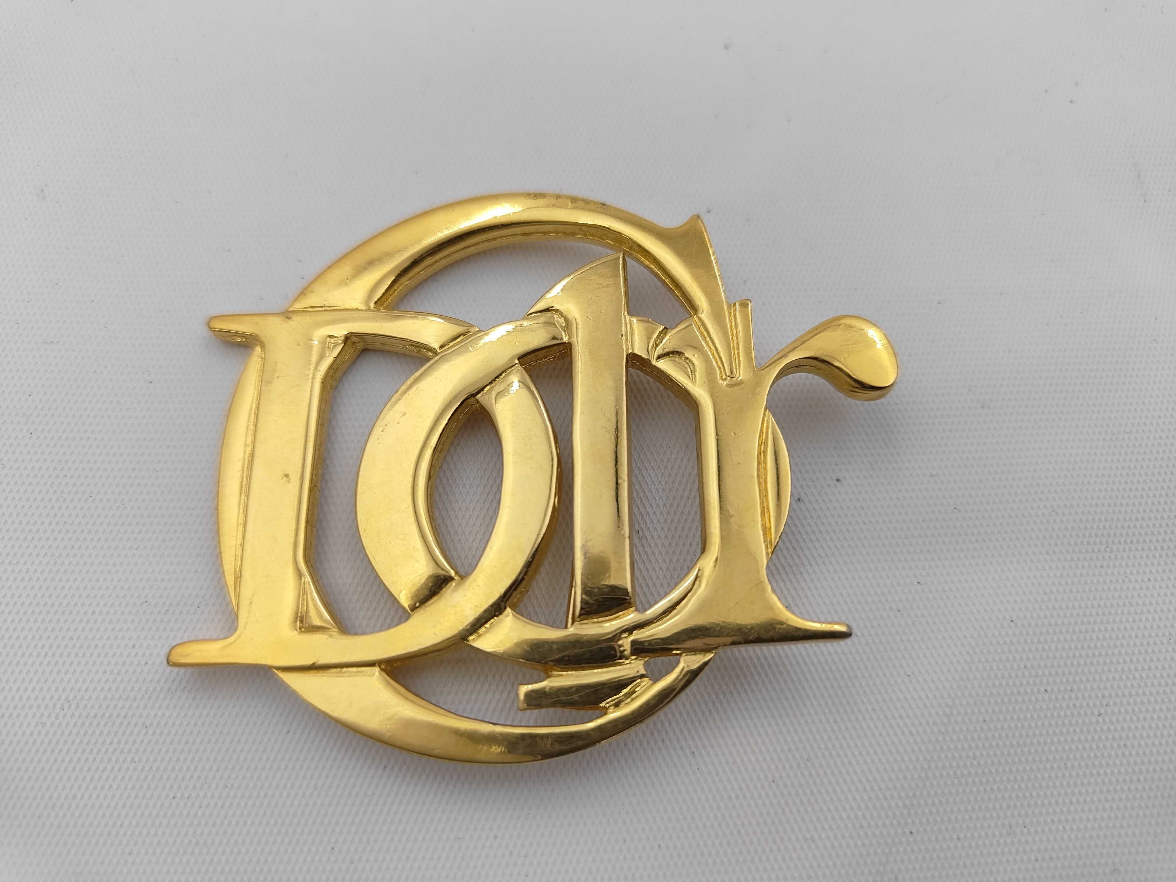 brooch