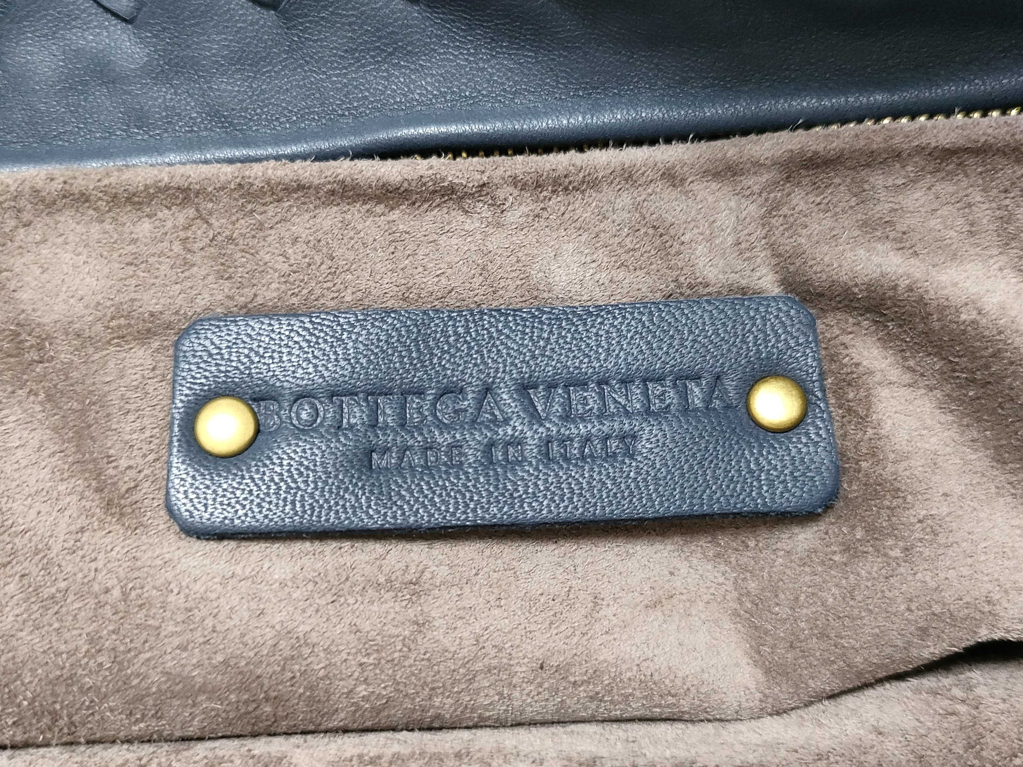 Intrecciato Garda Bag Handbag 179320 Navy W33cm Handbag — view 12